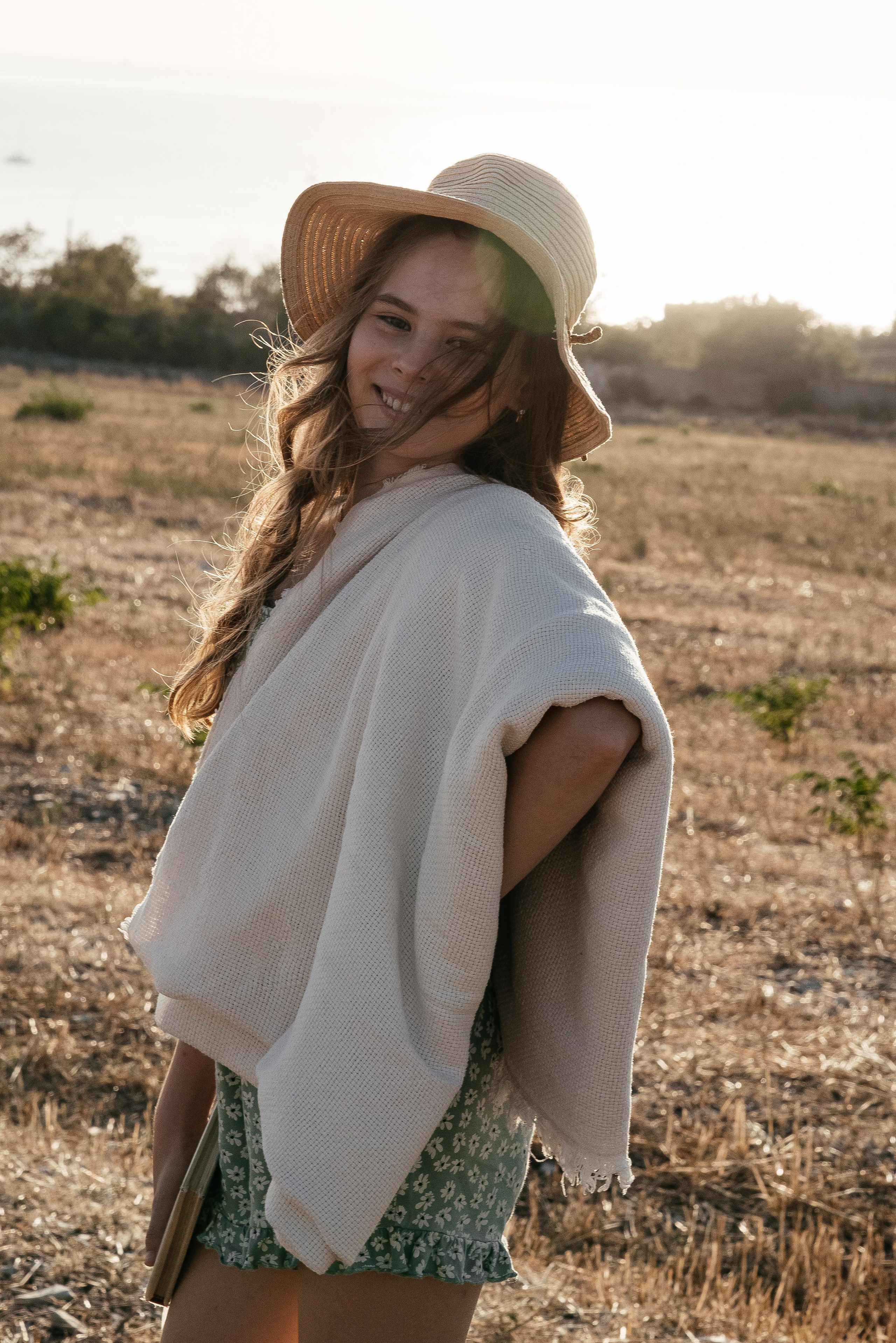 В стогах. Портретный и семейный фотограф в Геленджике Таня Ходова