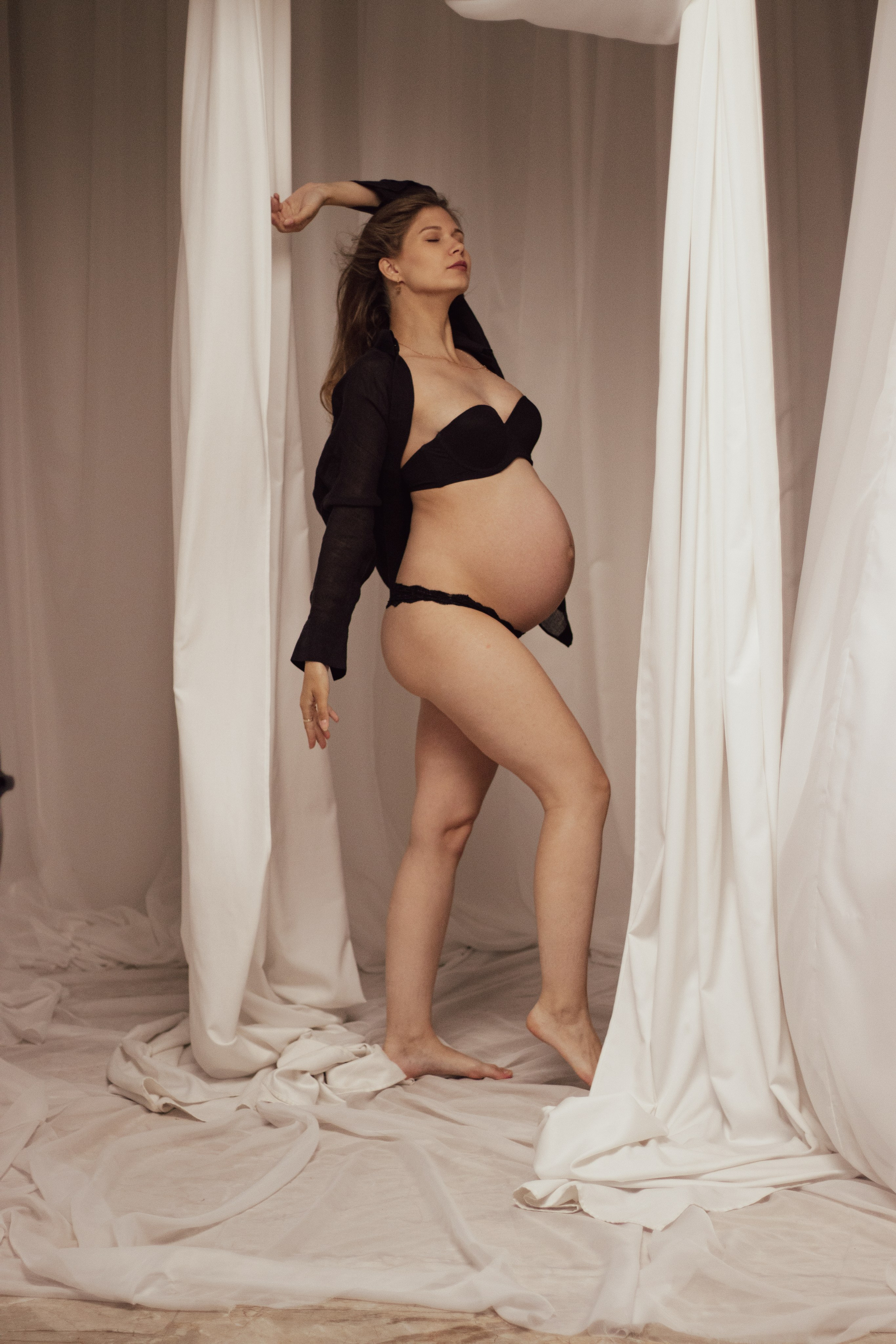 Студийная съемка. Фотограф в Астане, индивидуальная, семейная, домашняя фотосессия