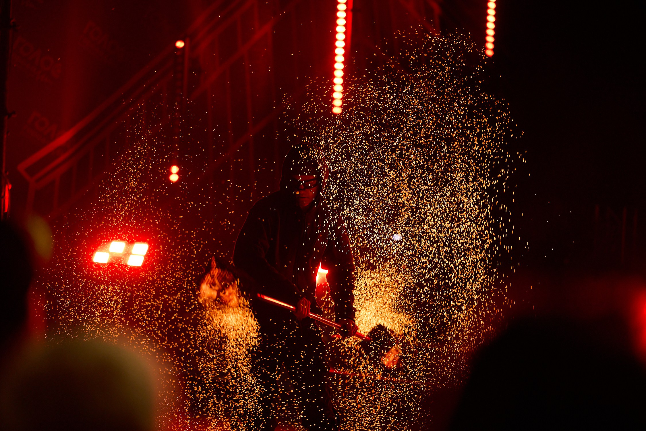 Голос города Елец 2025. Фаершоу. Фотографирует красивое Денис Горностаев