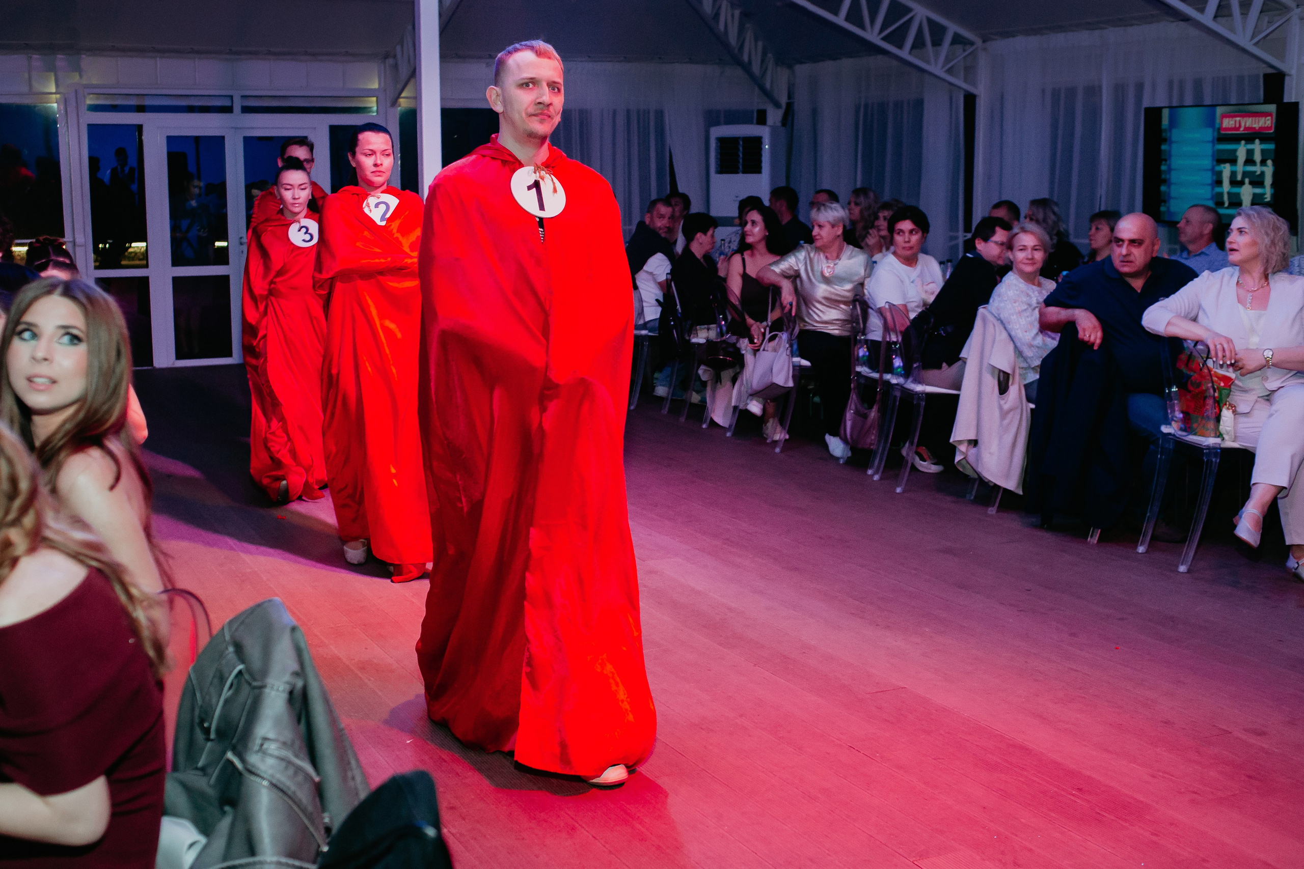 Выпускной 2025 (41 школа) 11 класс. Фотограф в Челябинске Ополихина Анна