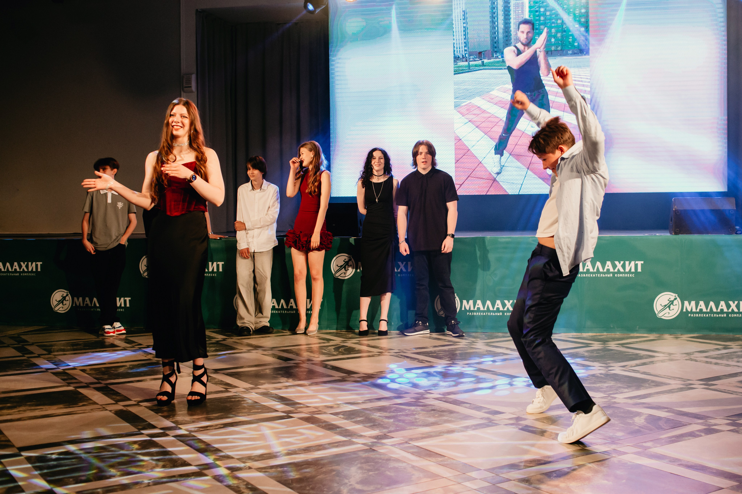 Выпускной 2025 (9класс) 124 школа. Фотограф в Челябинске Ополихина Анна