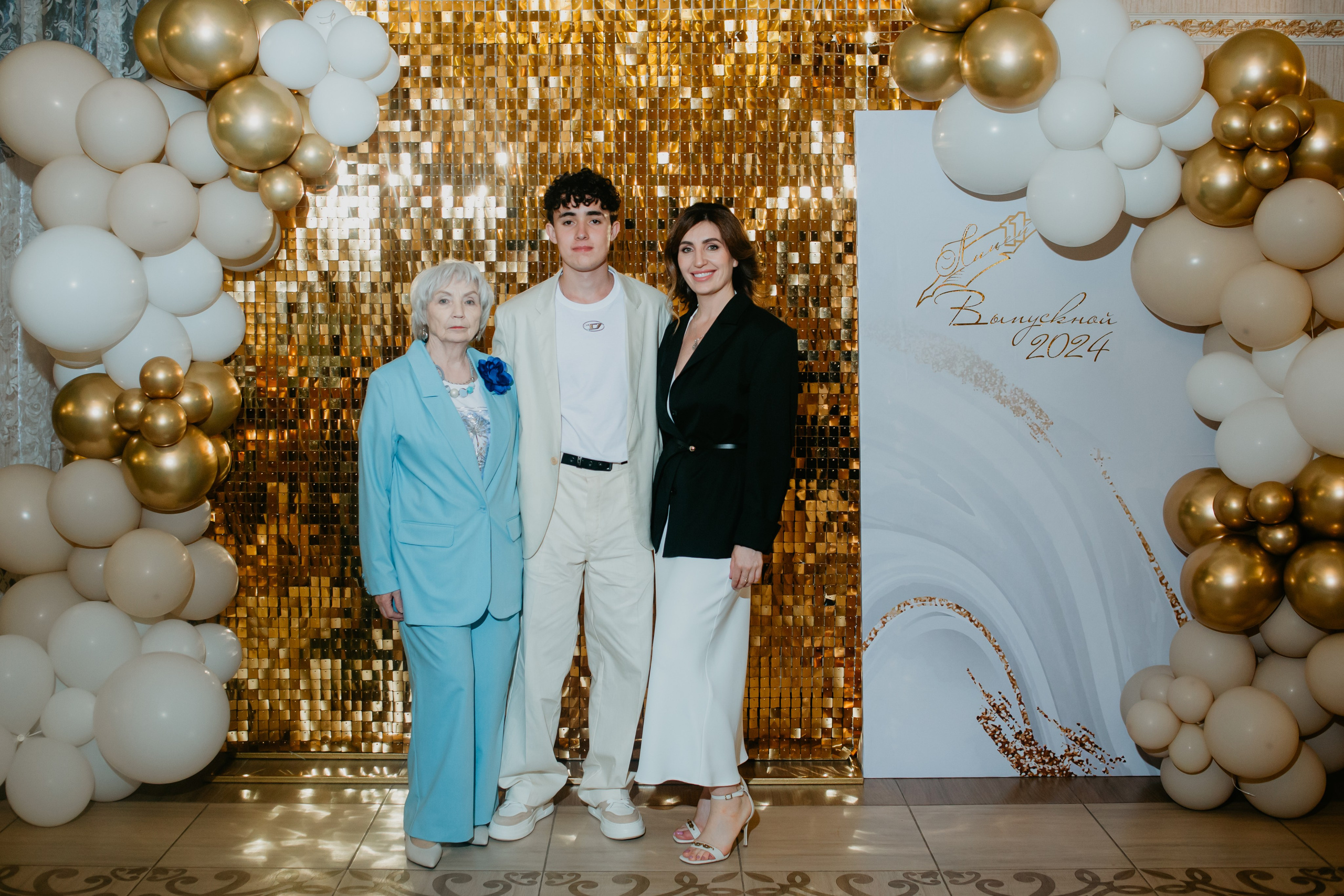 Выпускной. 11 лицей. Фотограф в Челябинске Ополихина Анна