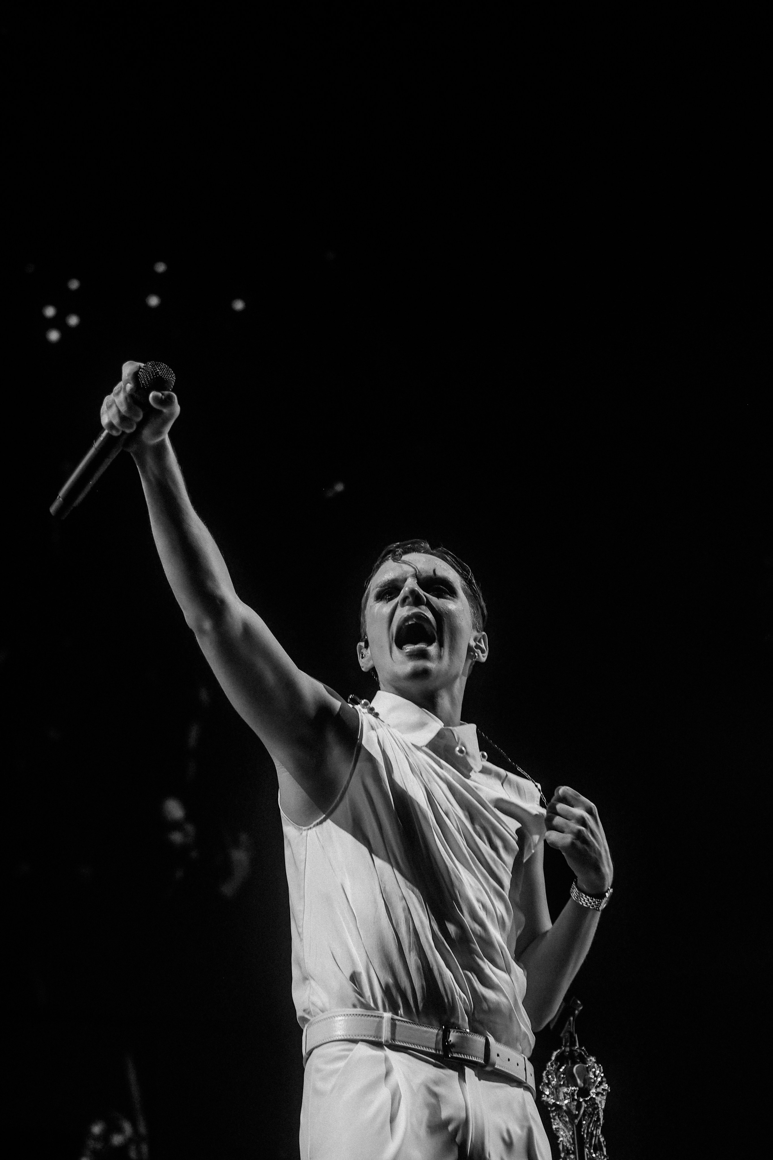 ВАНЯ ДМИТРИЕНКО