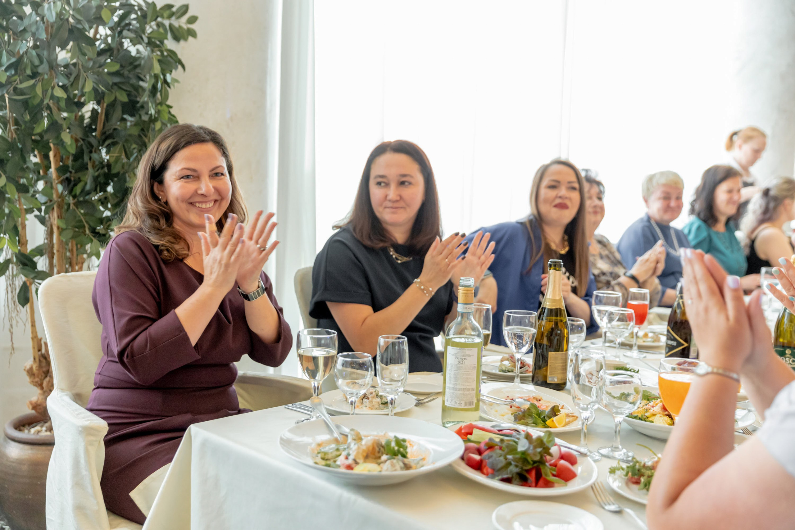 Фотосъёмка школьного выпускного в ресторане. Фотограф на праздник, корпоратив, День Рождения и Юбилей в г. Санкт-Петербурге Алексей Анкушев