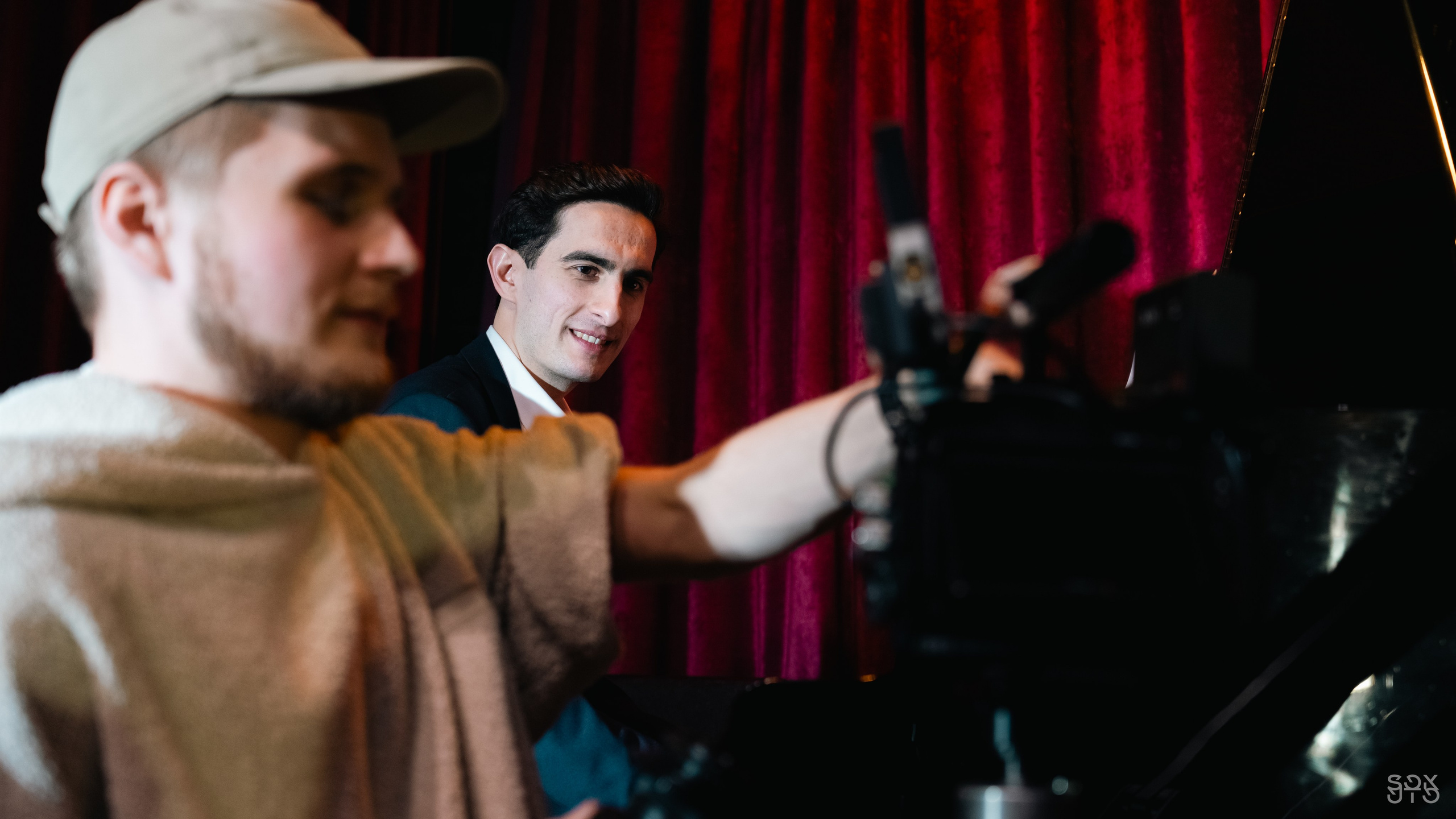 Видеопродакшн BACKED ROLL