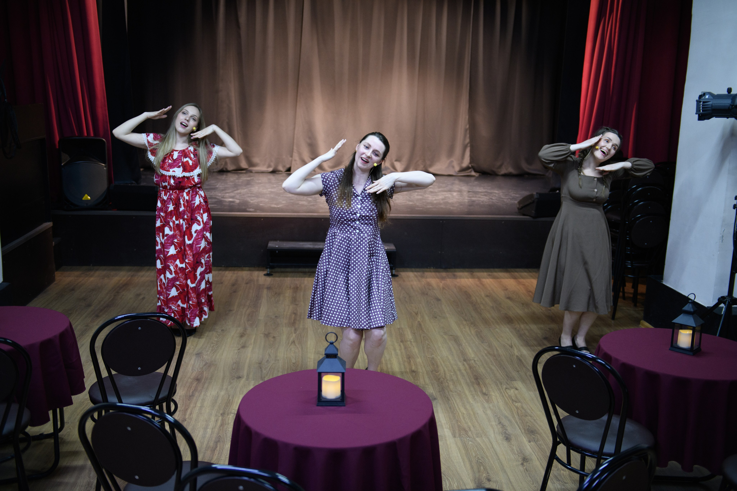 За нарисованным очагом. Организация и проведение фотосъемок в Санкт-Петербурге. Фотограф Смирягин Илья