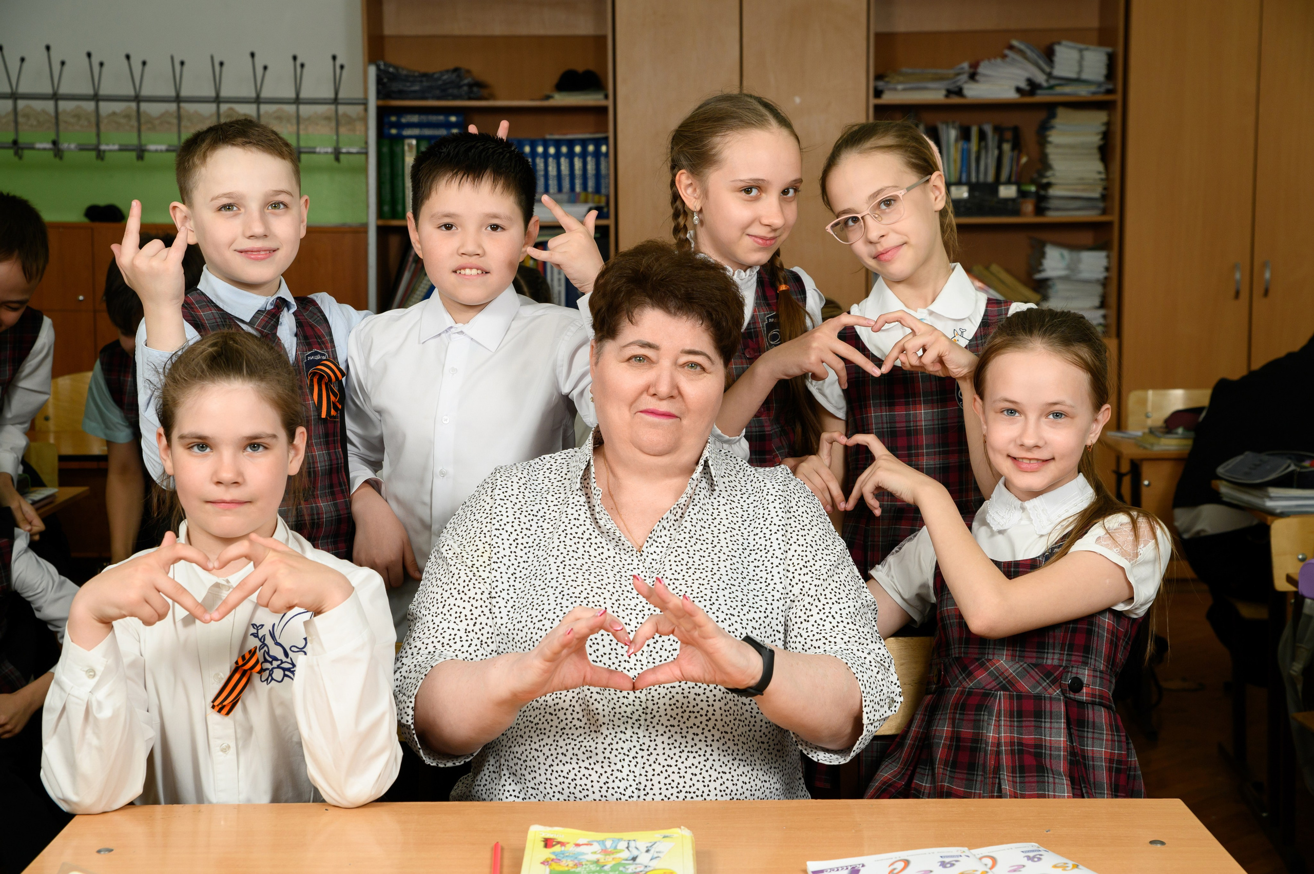 4 класс 6 школа. Фотоальбомы для выпускников школ и детских садов в Республике Алтай и за её пределами