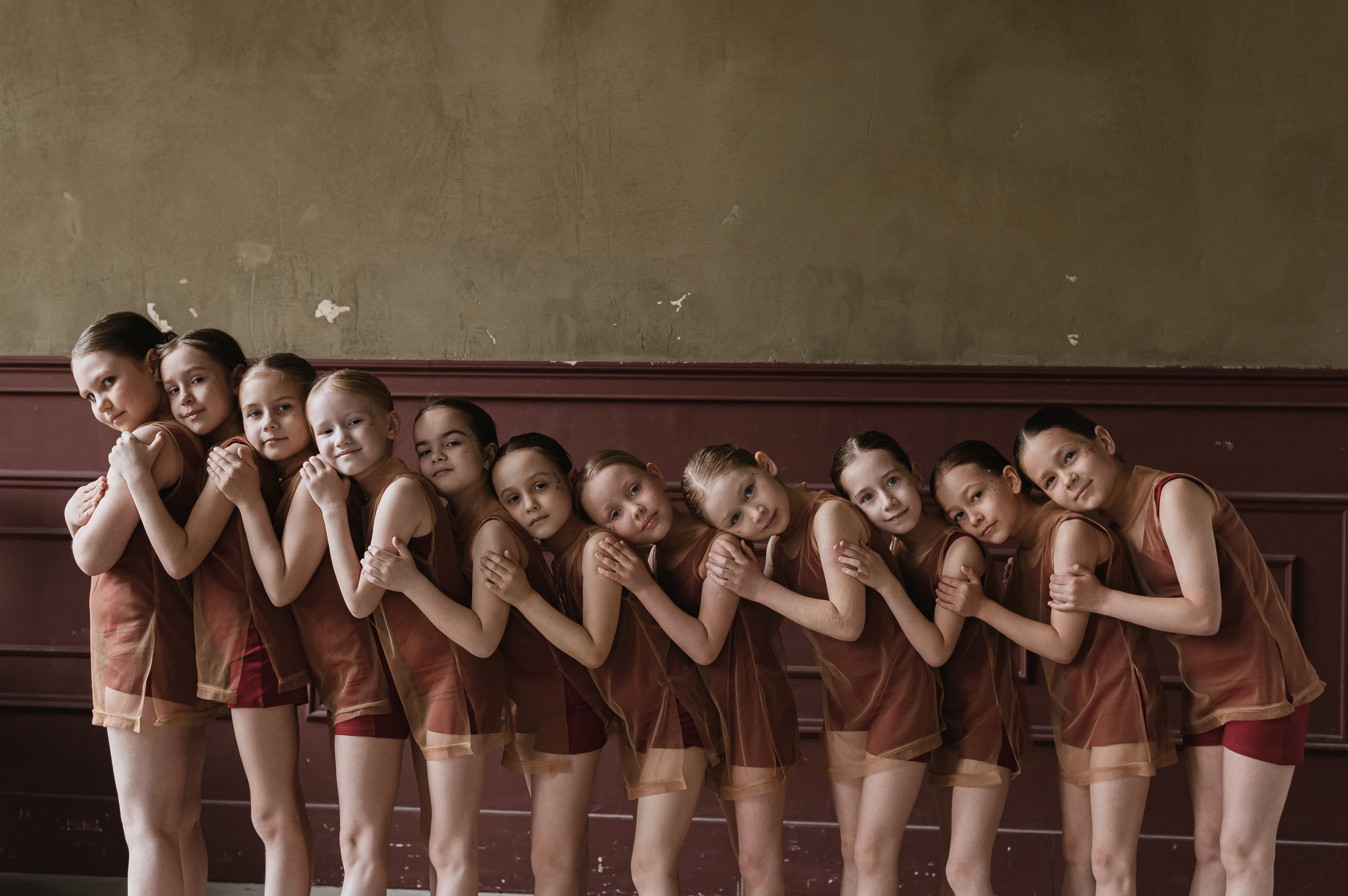 ВВЕРХ ДНОМ. SCULPTURE. Профессиональный репортажный, коммерческий фотограф в Санкт-Петербурге