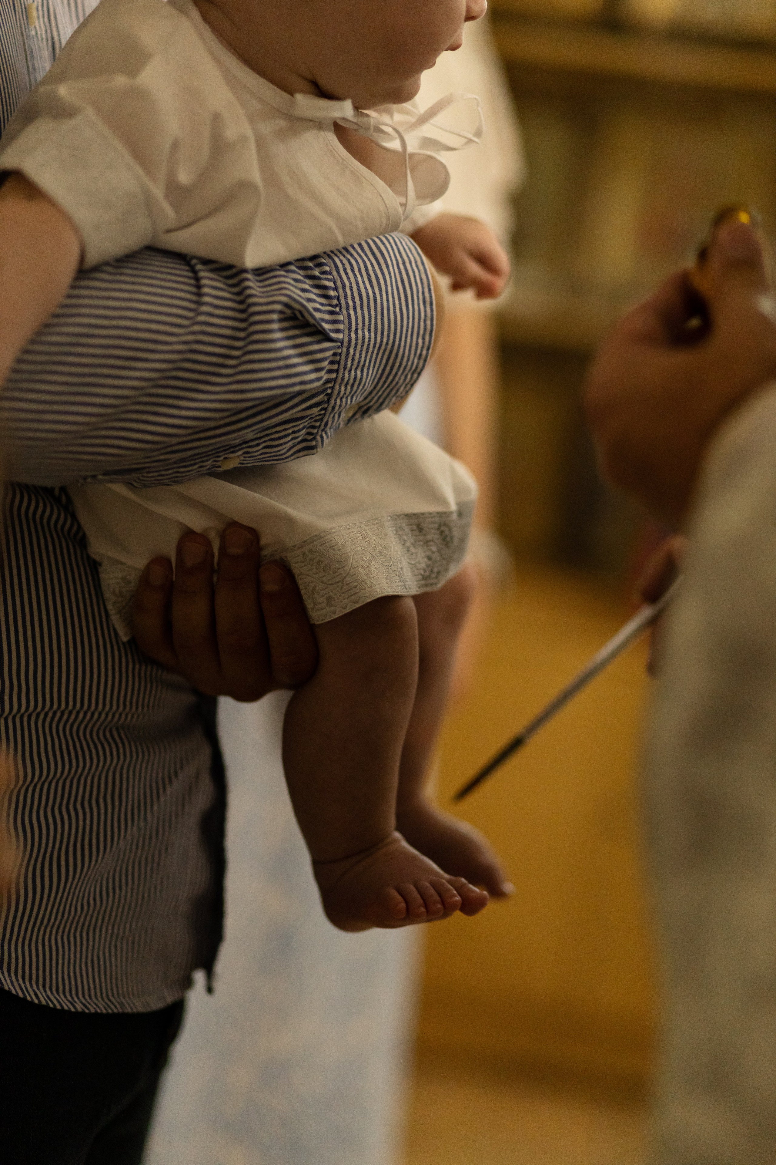 Таинство крещения Романа в Церкви Георгия Победоносца. Анастасия Безуглова- свадебный фотограф в Таганроге