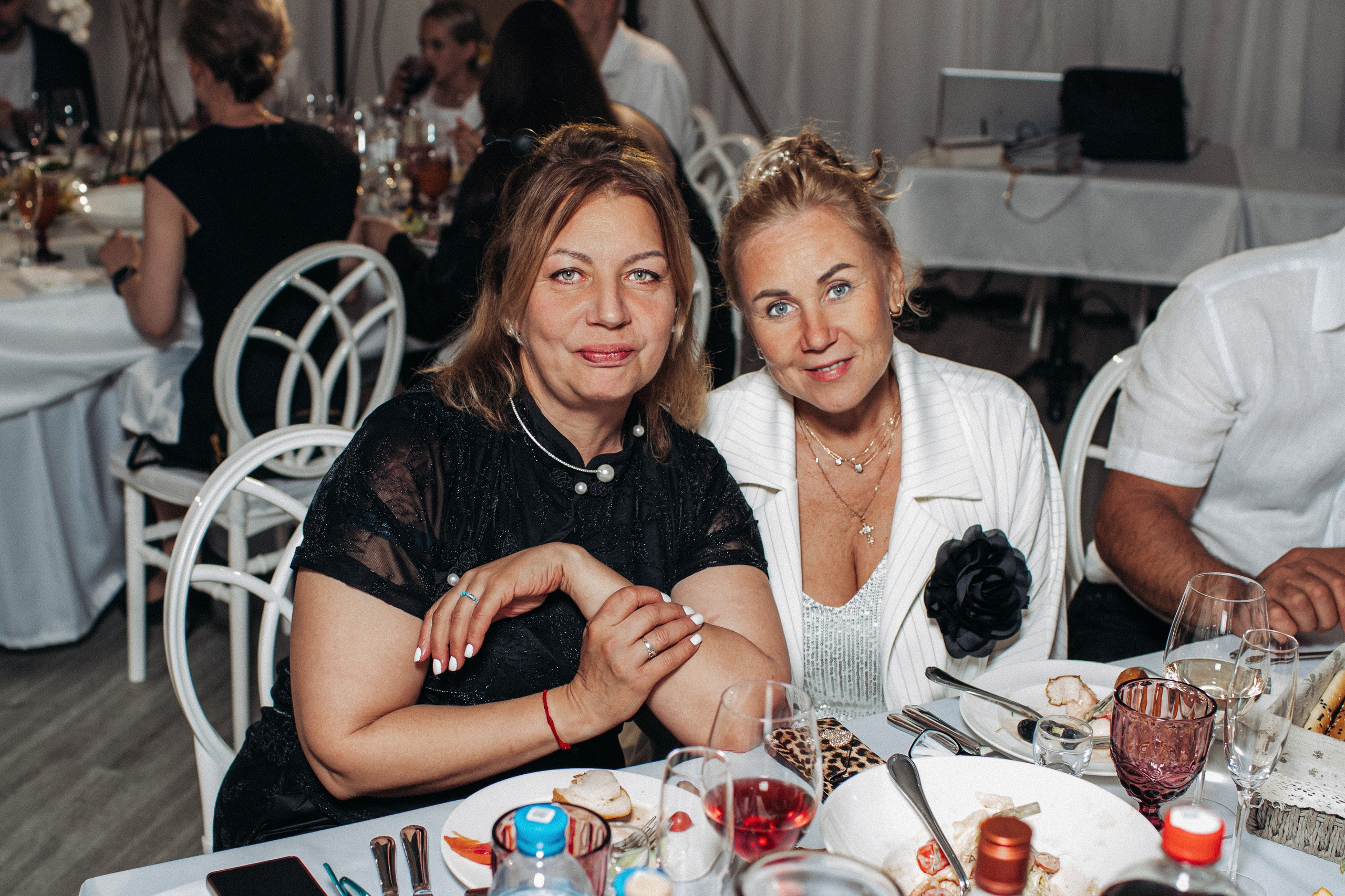 Vlad & Nadya (Saint-Petersburg, Russia). Destination wedding photographer Peter Letu