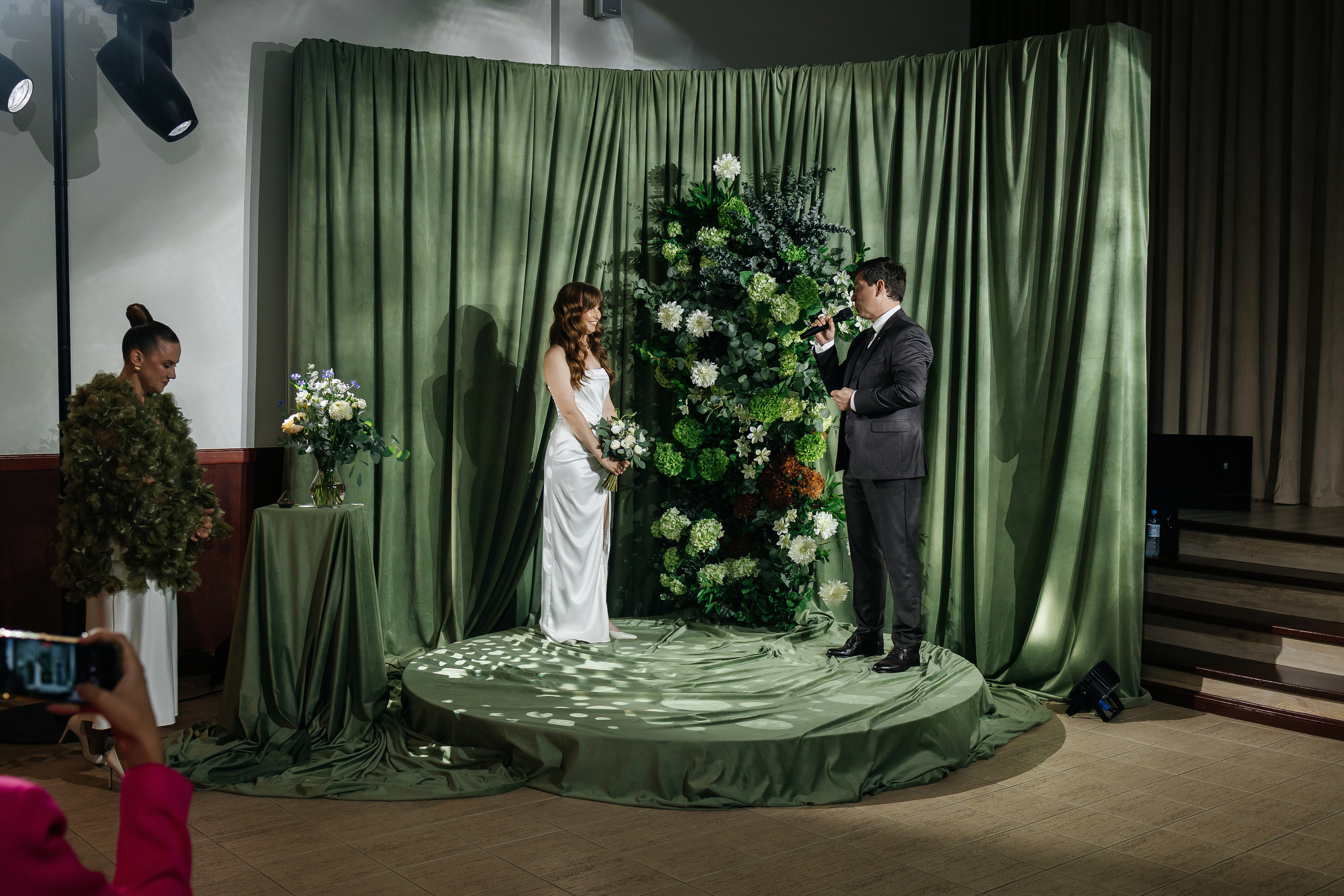 Романтическая выездная церемония. Олег Сверчков | Свадебный фотограф Вологда