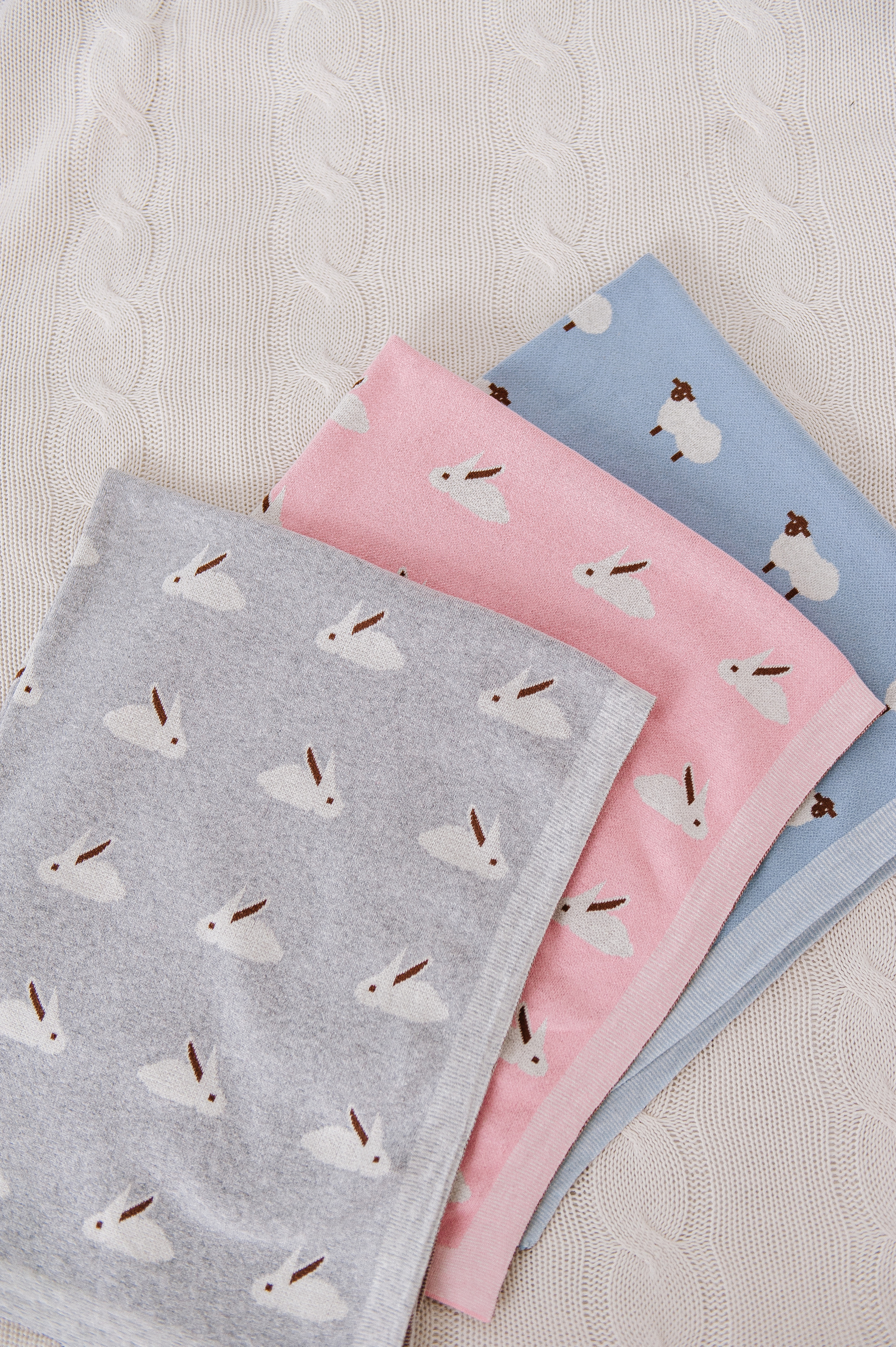 Детские пледы/пеленки/носочки. Ozon/wb