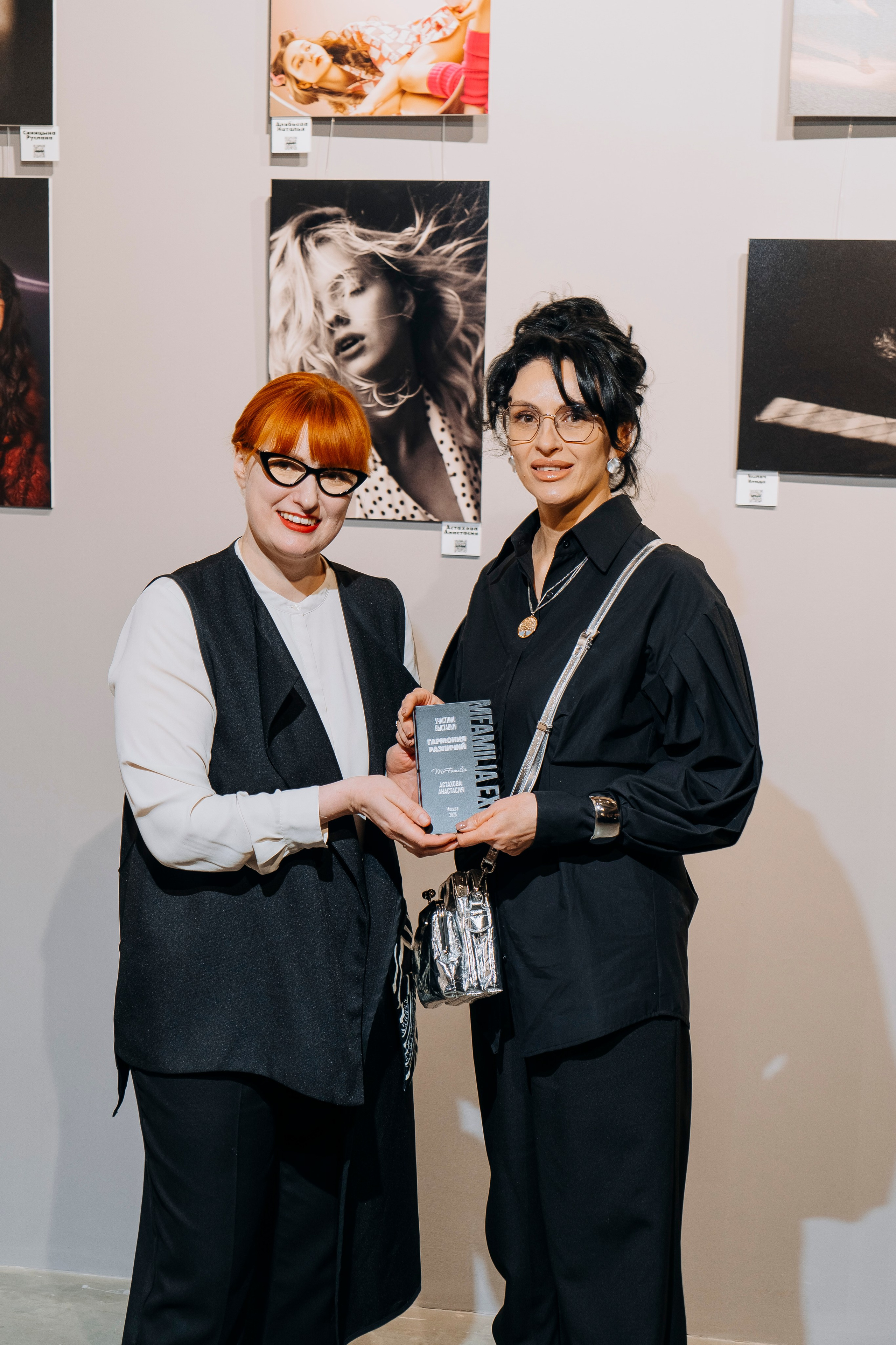 Вернисаж фотовыставки MFamilia «Гармония различий». Организация фотовыставок в Петербурге и Москве, MFamilia (МФамилия)