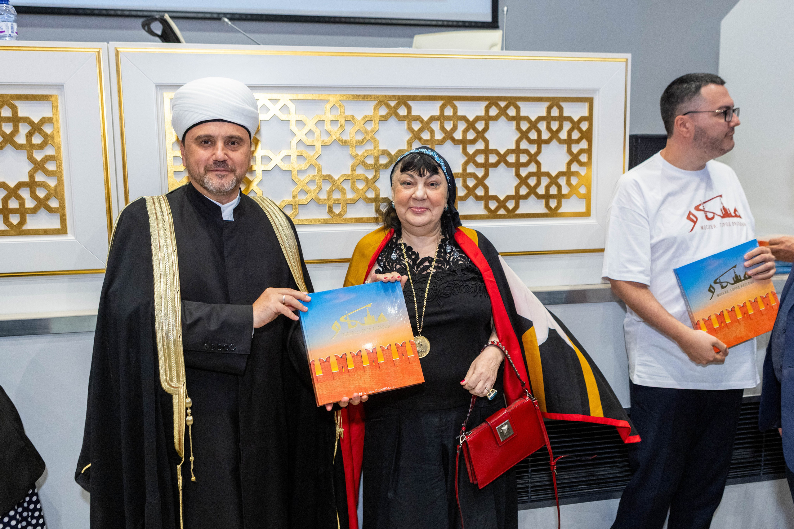 Репортаж с презентации книги — «Москва: город вязевый». Рекламный, предметный, репортажный, семейный фотограф и художник в Москве