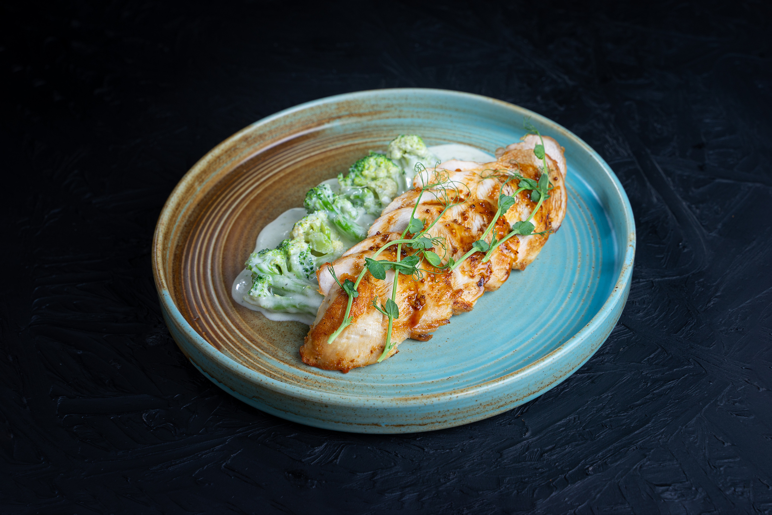 нежное куриное филе и брокколи 