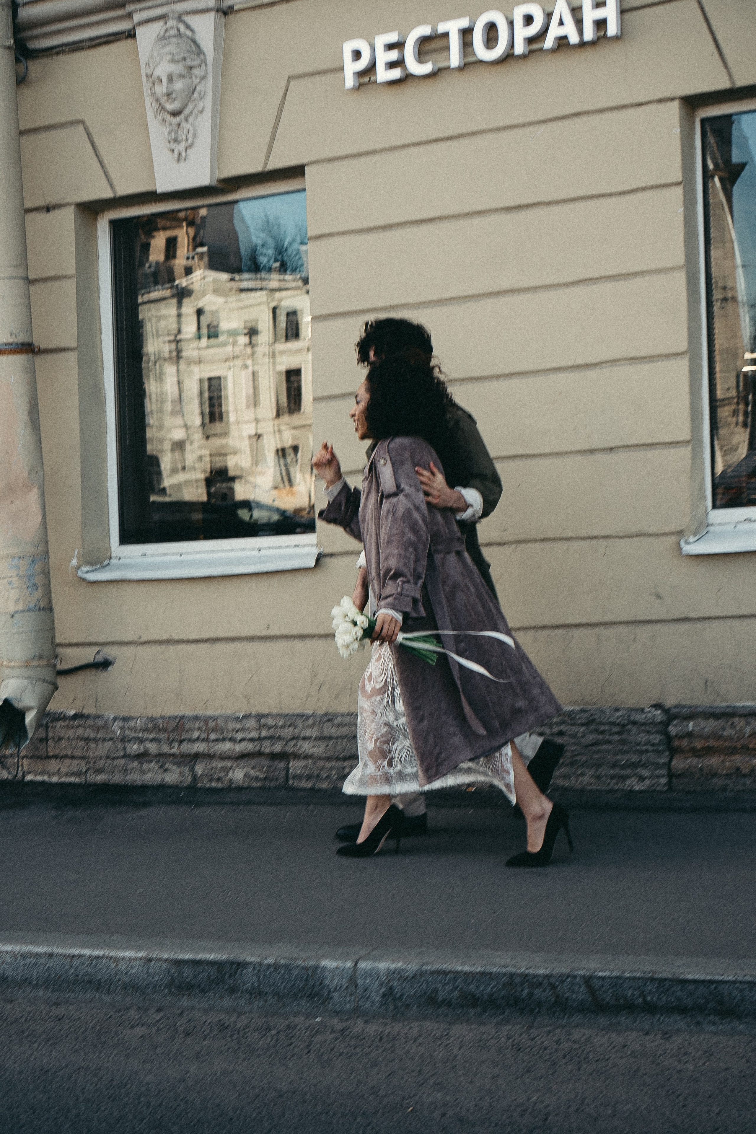 СВАДЕБНАЯ ПРОГУЛКА ПО ПЕТРОГРАДКЕ ВЕСНОЙ. СВАДЕБНАЯ ФОТОСЕССИИЯ НА ПЕТРОГРАДКЕ. Профессиональный фотограф, Санкт-Петербург — Виктория Богомолова