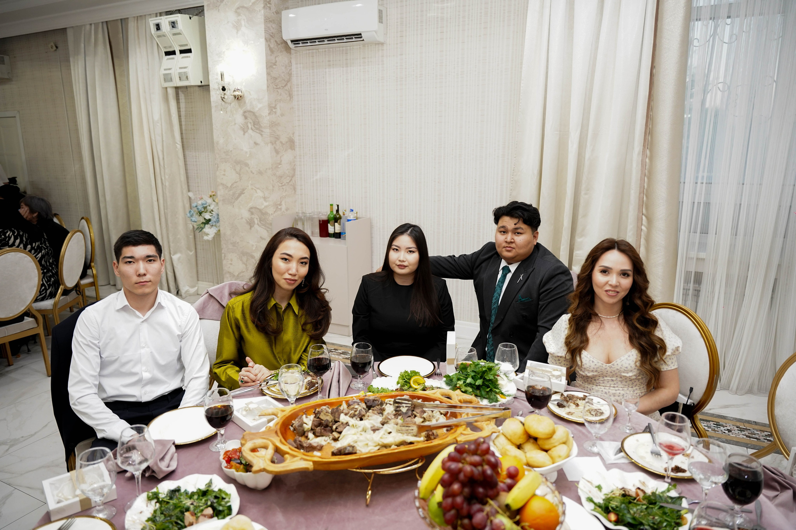 Dana uzatu. Фотограф Ернар Ержанов