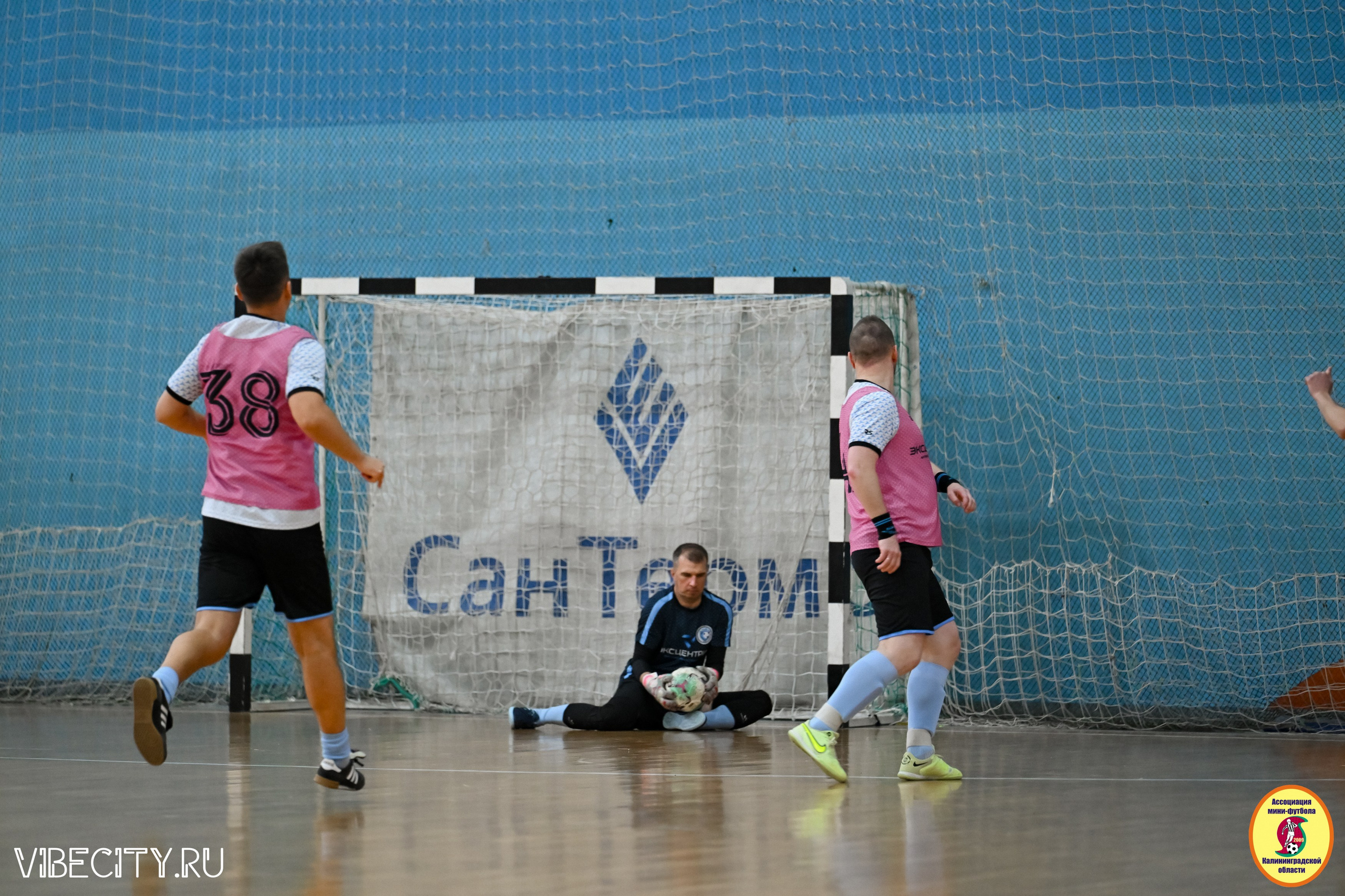 8 тур Корпоративной Бизнес-Лиги по футзалу. VIBECITY.RU Вайб Сити Ру Фоторепортажи Фотоотчеты Калининград