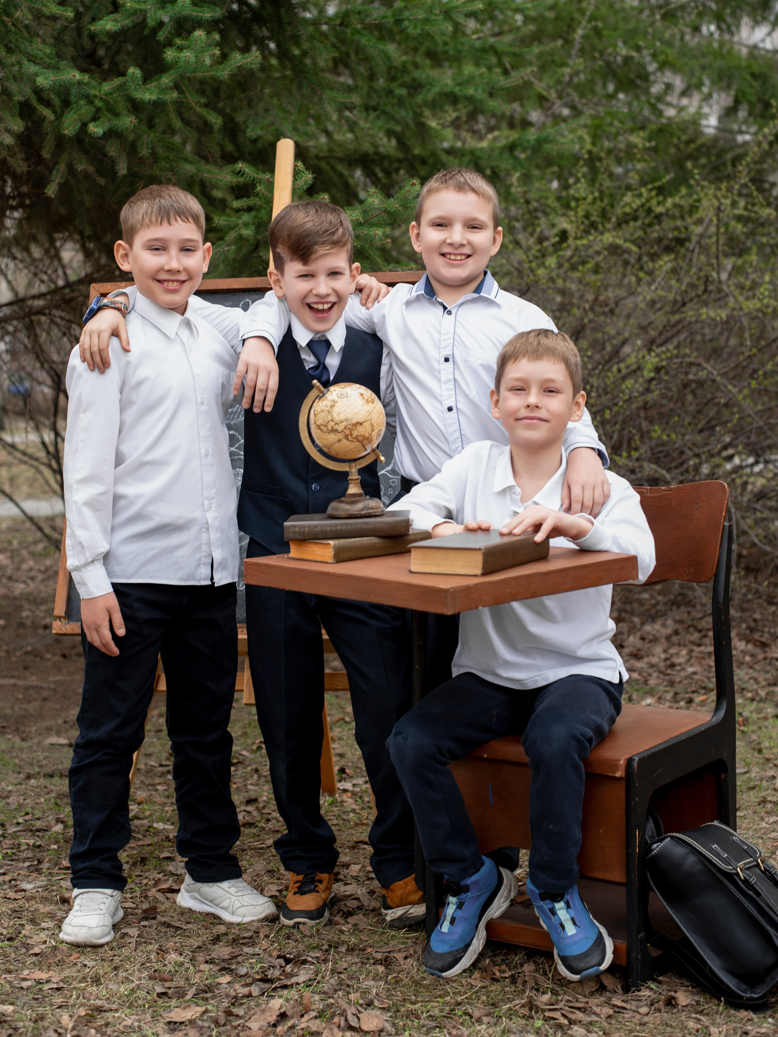 Общие фотографии 1-11 класс. Выпускные альбомы в Тюмени для школ, садов, вузов спортивных секций