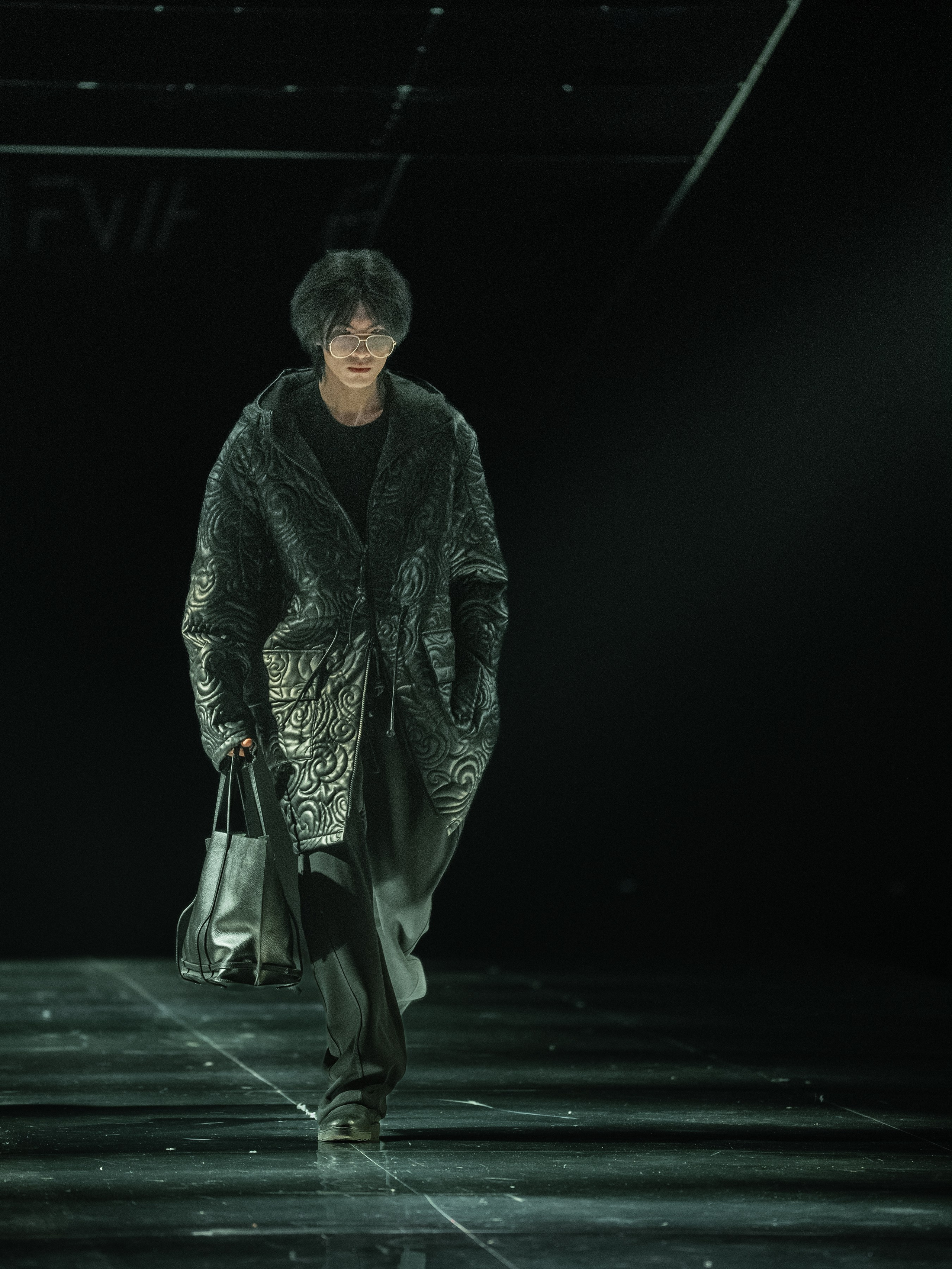 Visa Fashion Week Almaty Pre-Fall 2026 April Leonid Zherebtsov. Сайт Алматинского НЮ АРТ, будуар и фэшн фотографа Дениса Карпенко