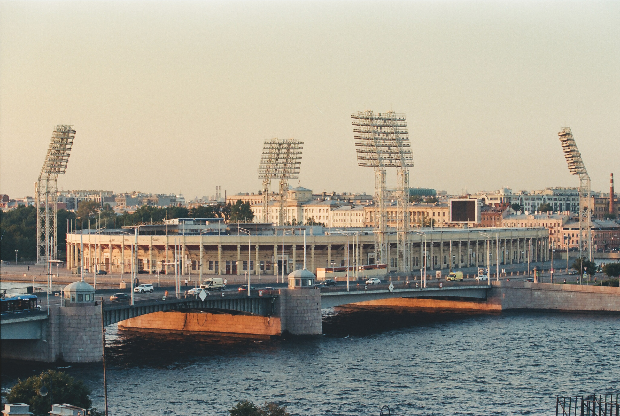 Фотографии цветные. Свадебный и семейный пленочный фотограф в Петербурге Истомина Ирина