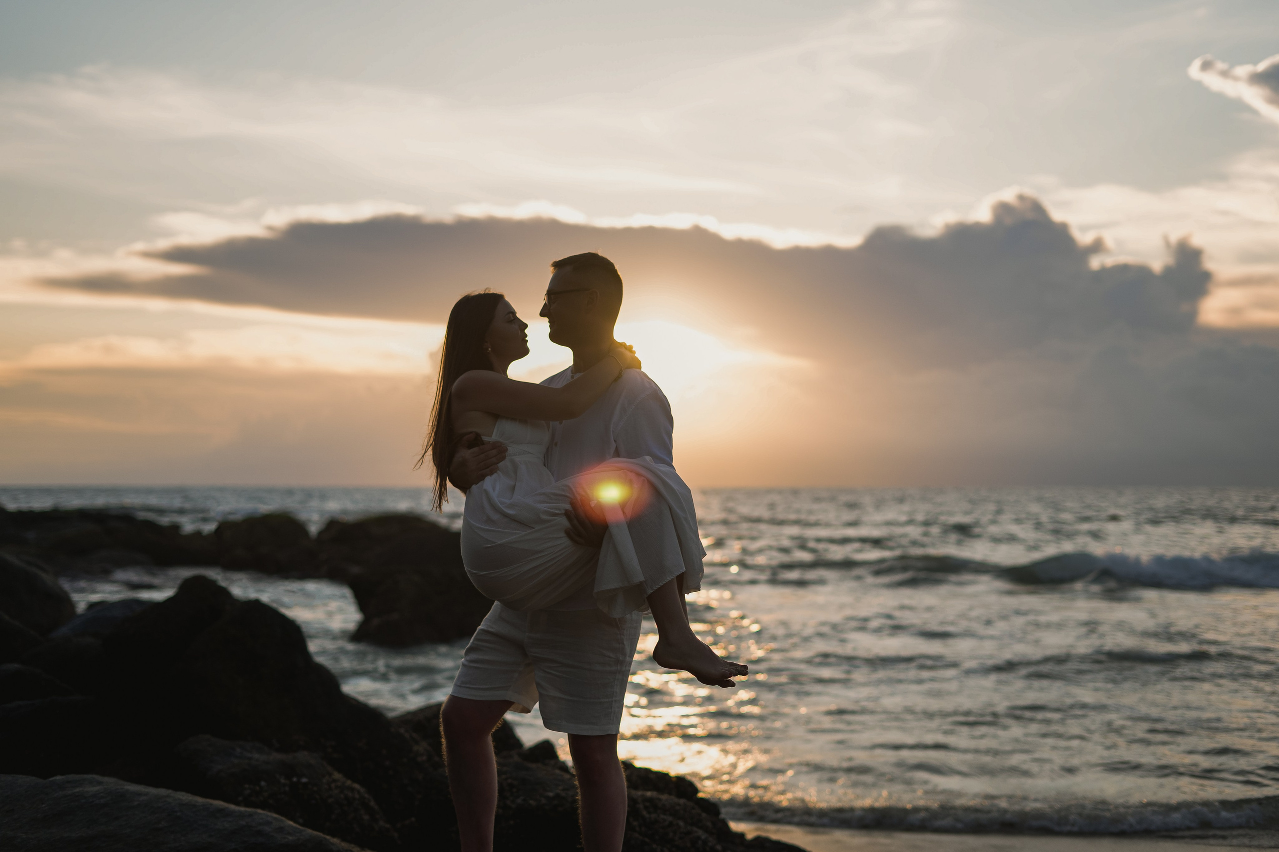 Love Story и Свадебная Фотосъёмка на Пхукете – истории любви в объективе. Ян Долматов — фотограф, видеограф и продюсер на Пхукете, Таиланд