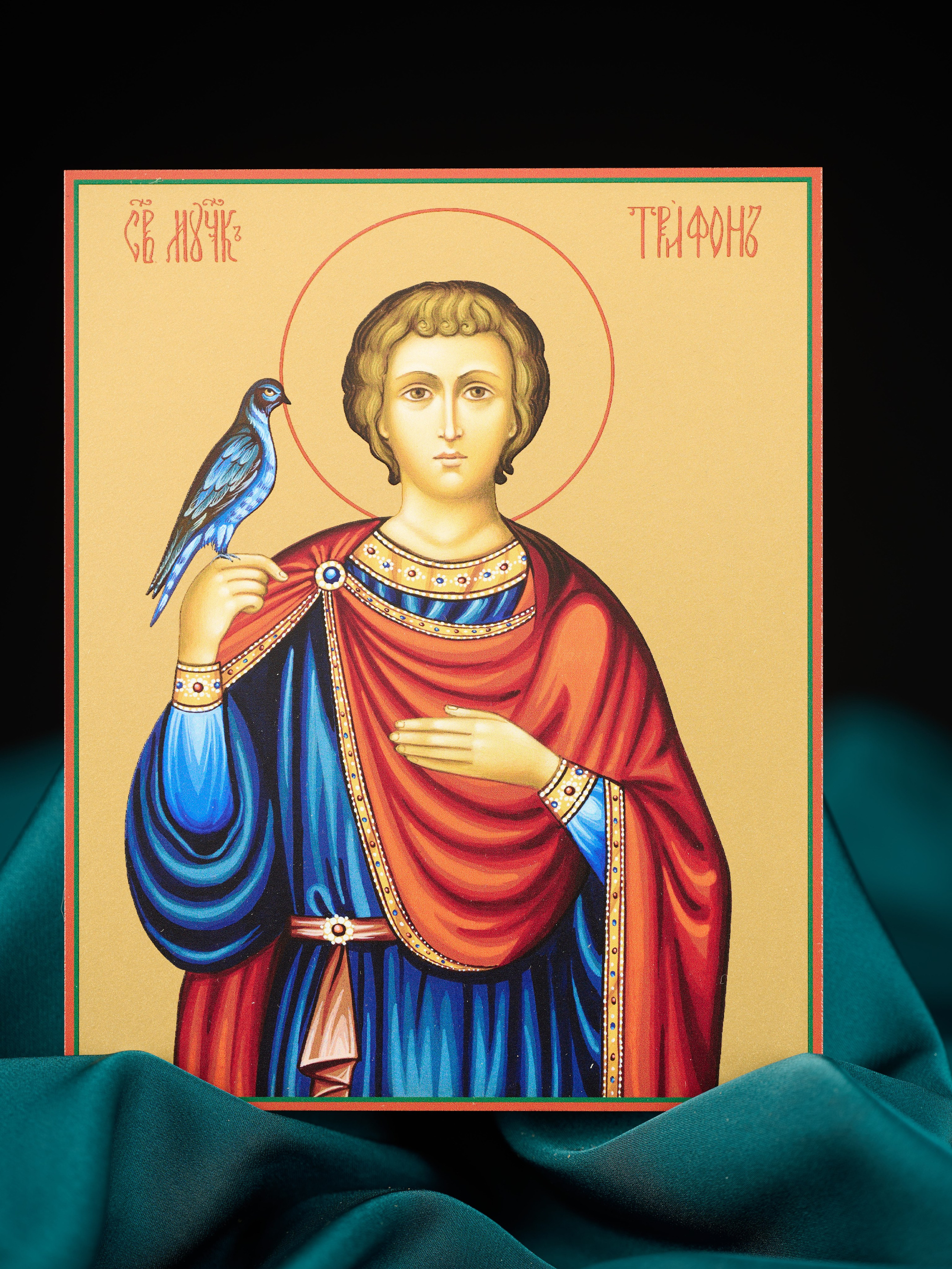 Иконы на досках