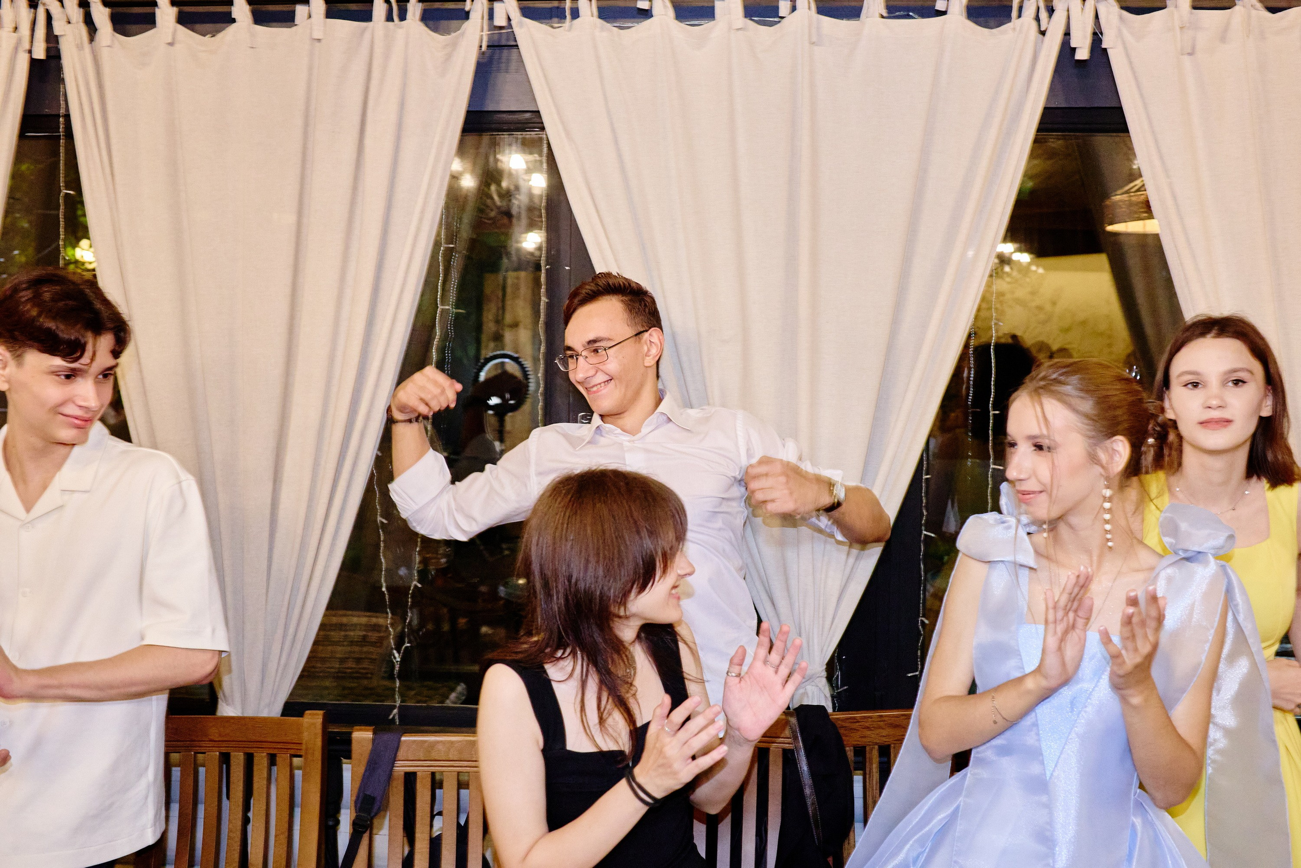 Выпускной 35 Сош. Фотограф Выпускные альбомы Таганрог Сергей Коробченко