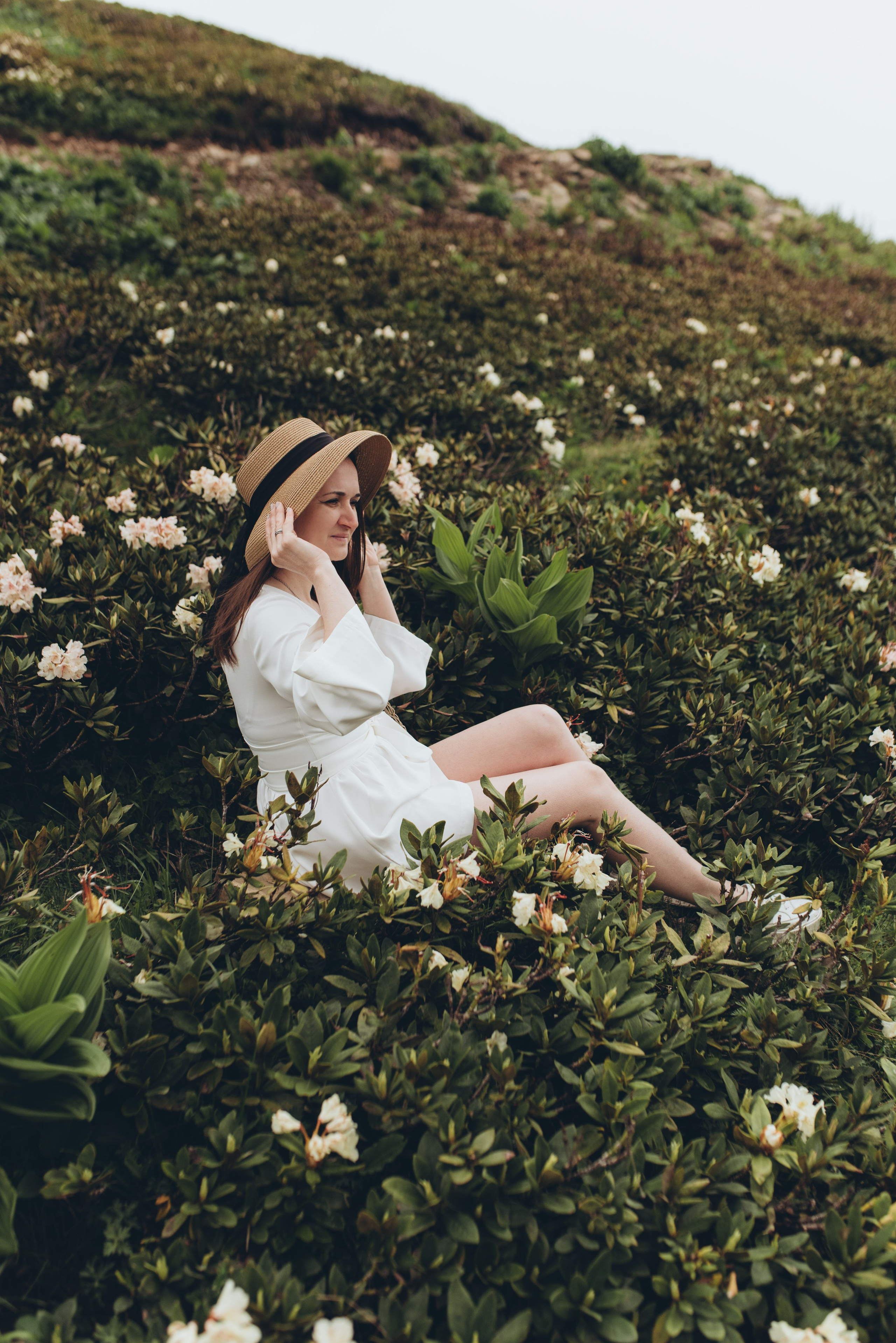 Фотосессия в горах Красной поляна Сочи цветение рододендрона. Фотограф в Сочи — Маргарита Поганова