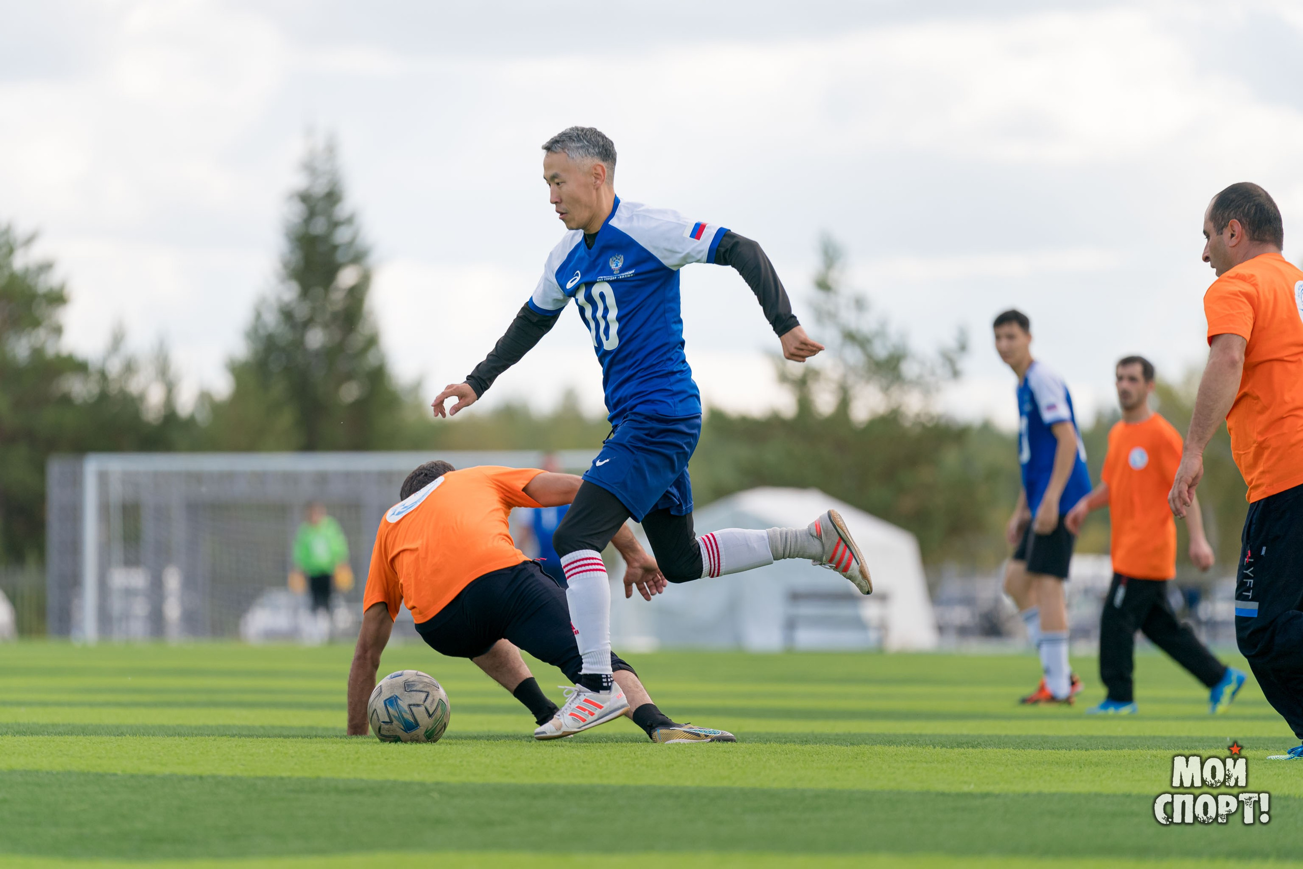 Товарищеская игра по футболу между командами ФКУ Упрдор «Вилюй», МР «Горный улус» и ООО «Мегинские автомагистрали». Студия «Мой Спорт!» — все о спорте в Якутии