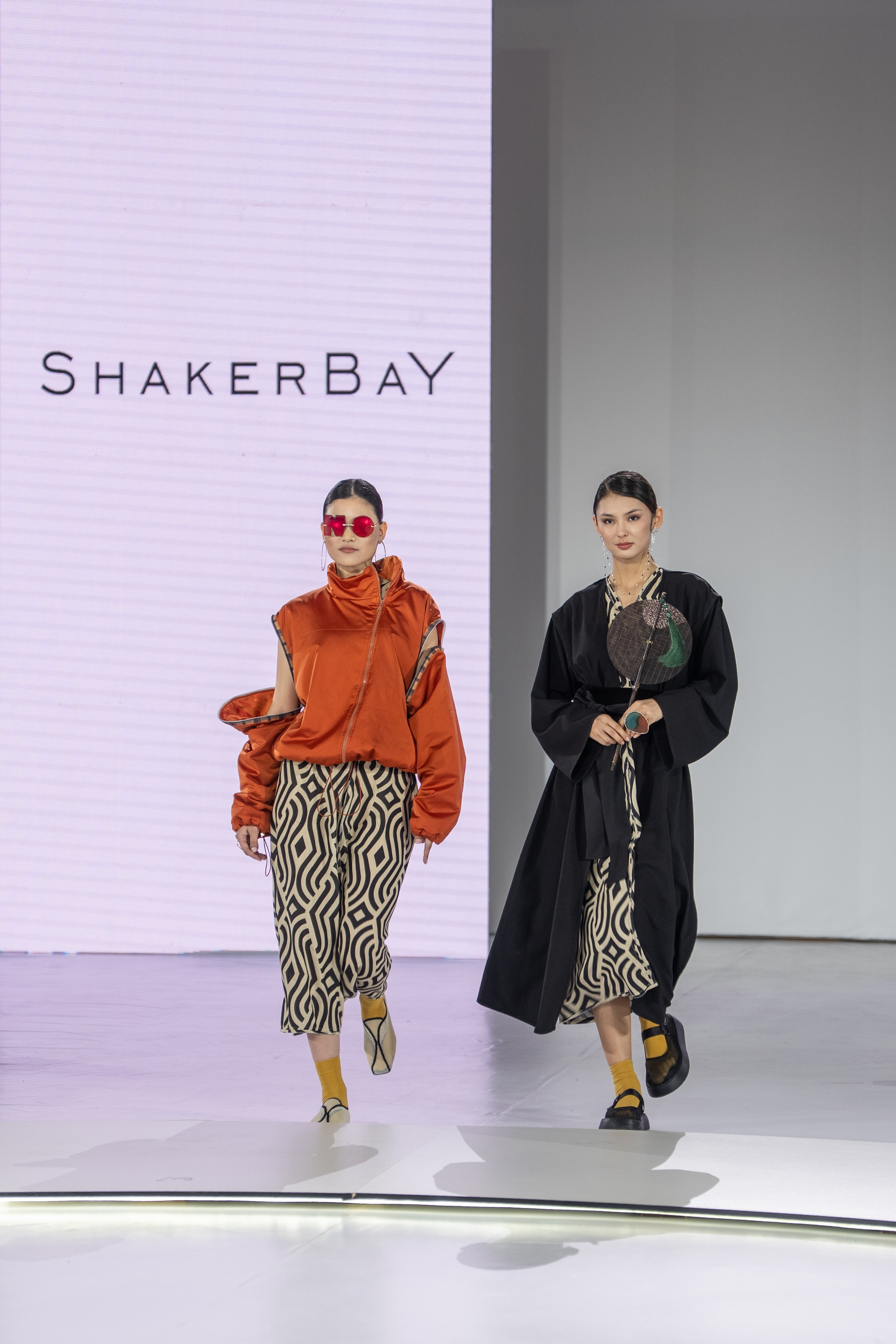 Дезайнер Shakerbay. Сайт Алматинского НЮ АРТ, будуар и фэшн фотографа Дениса Карпенко