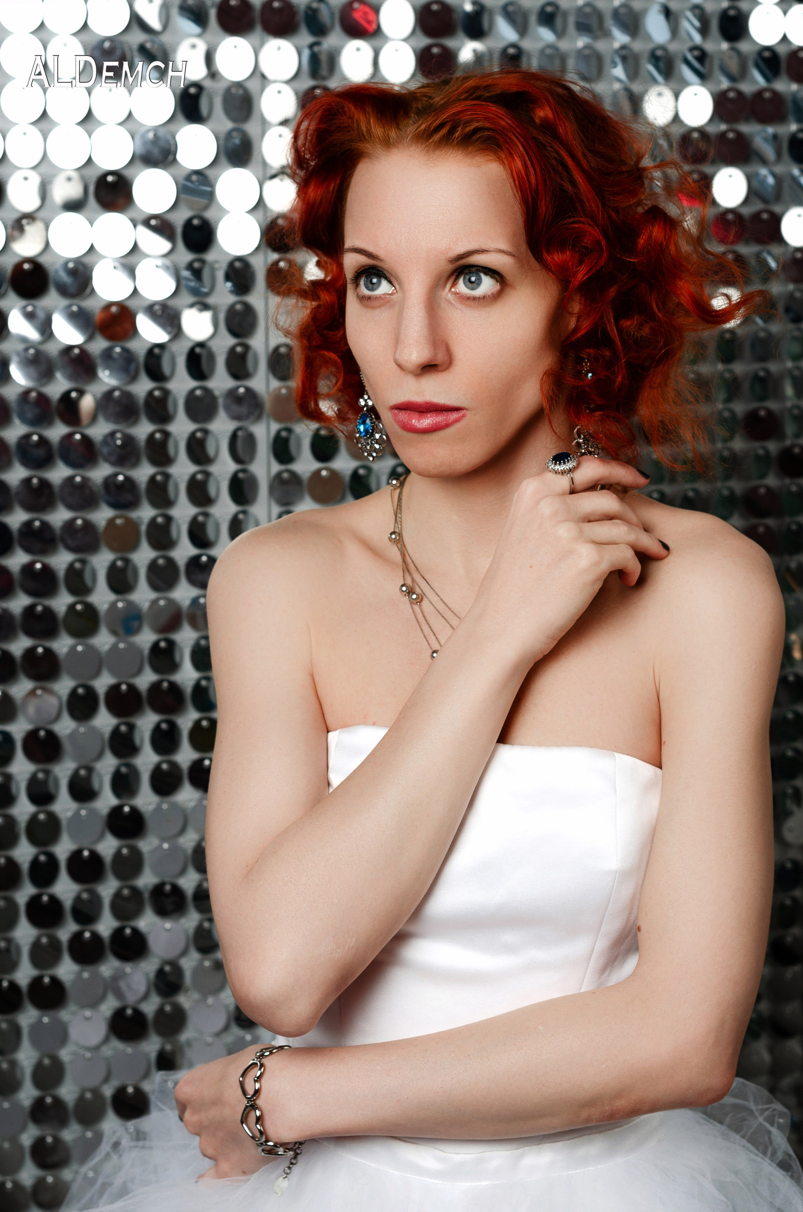 Свадебный фотограф в Москве и Дмитрове в студии и на улице