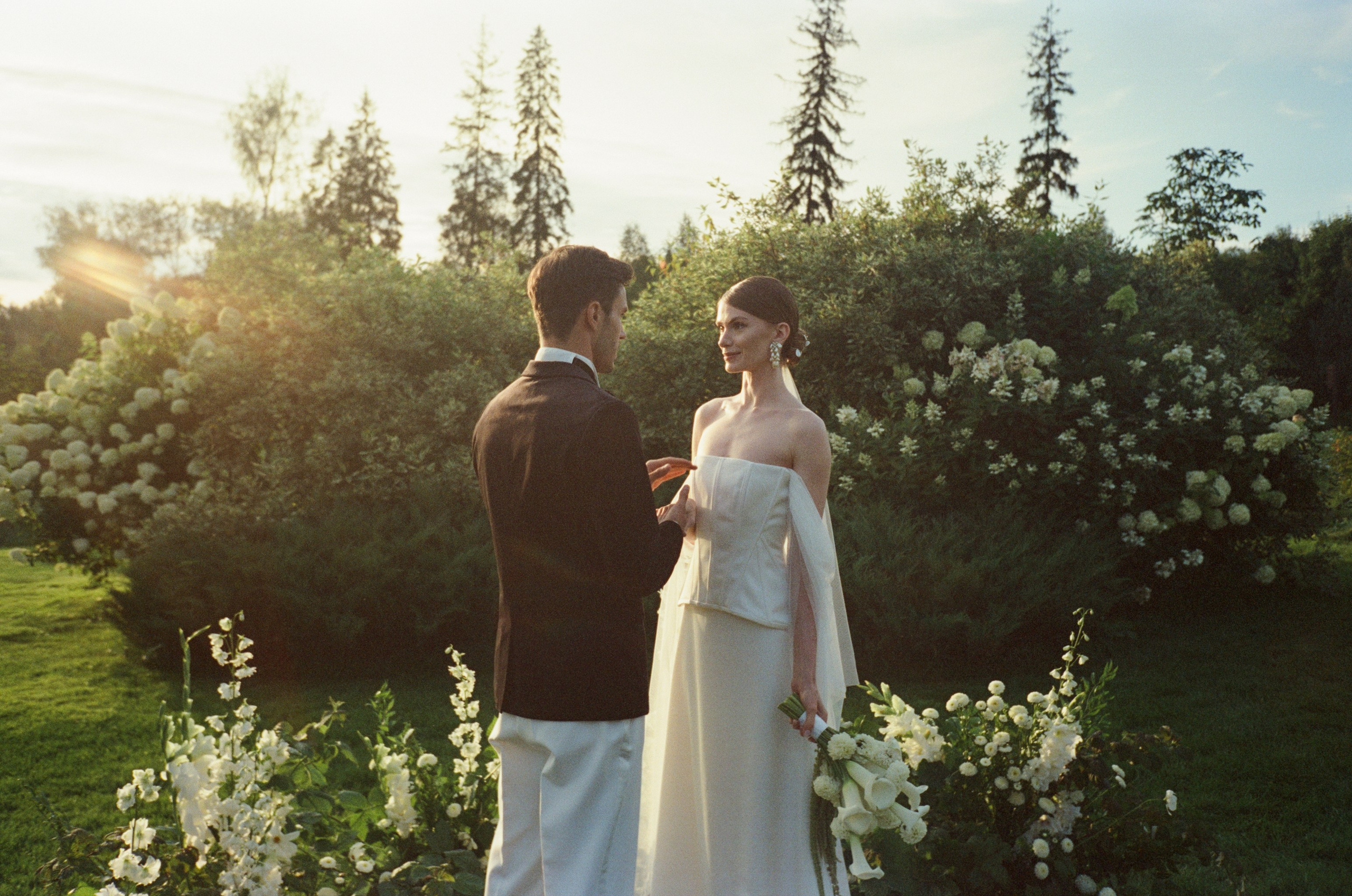 Фотограф на фотосъемку на пленку в Москве. Пленочный фотограф в Москве