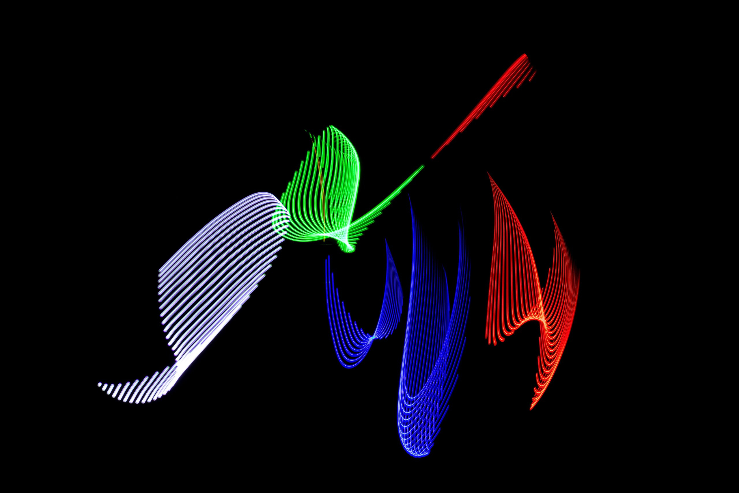 Рисование светом. Скульптуры из воды Сергея Толмачева