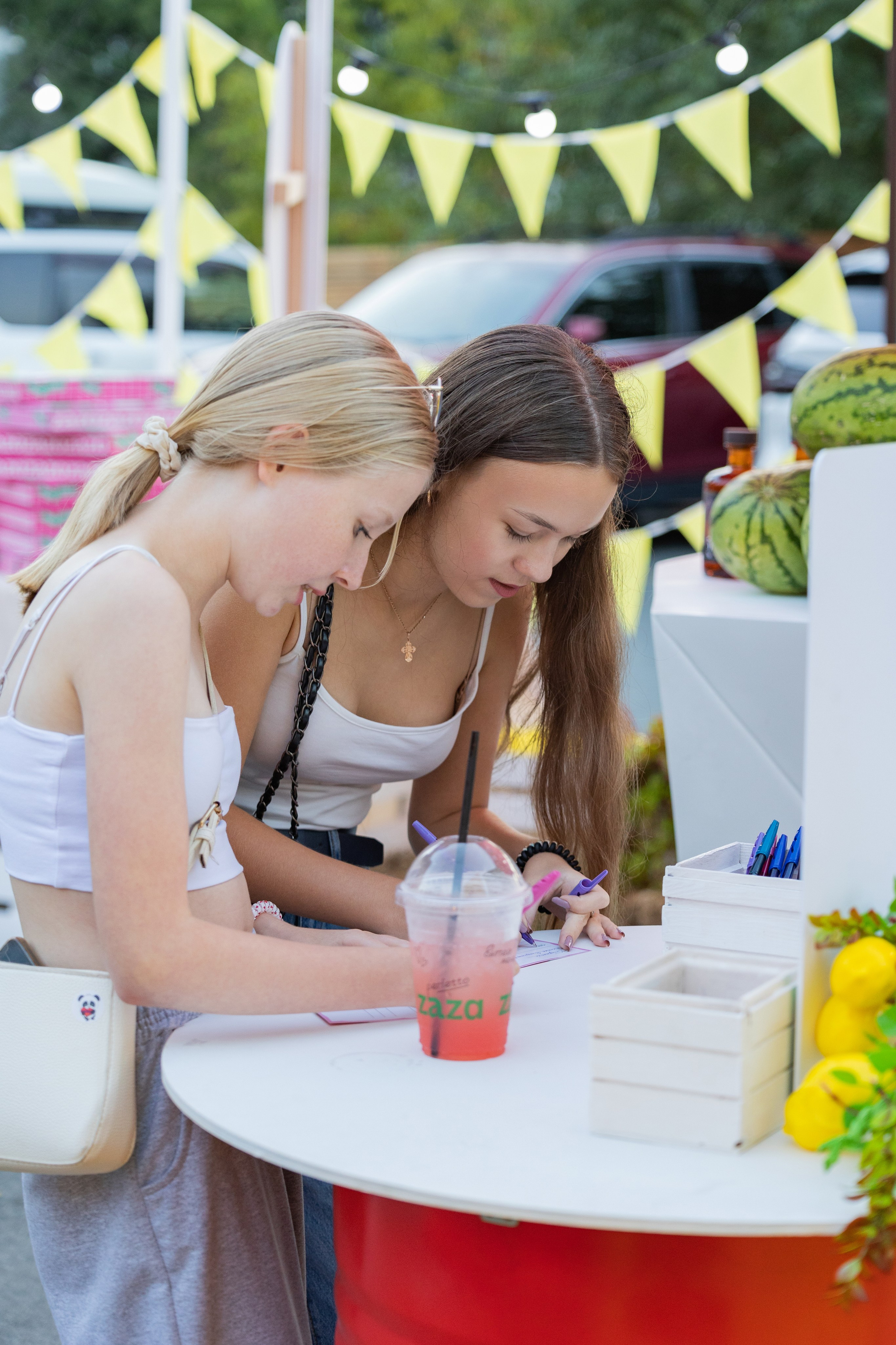 ZAZA. Выпускные альбомы во Владивостоке