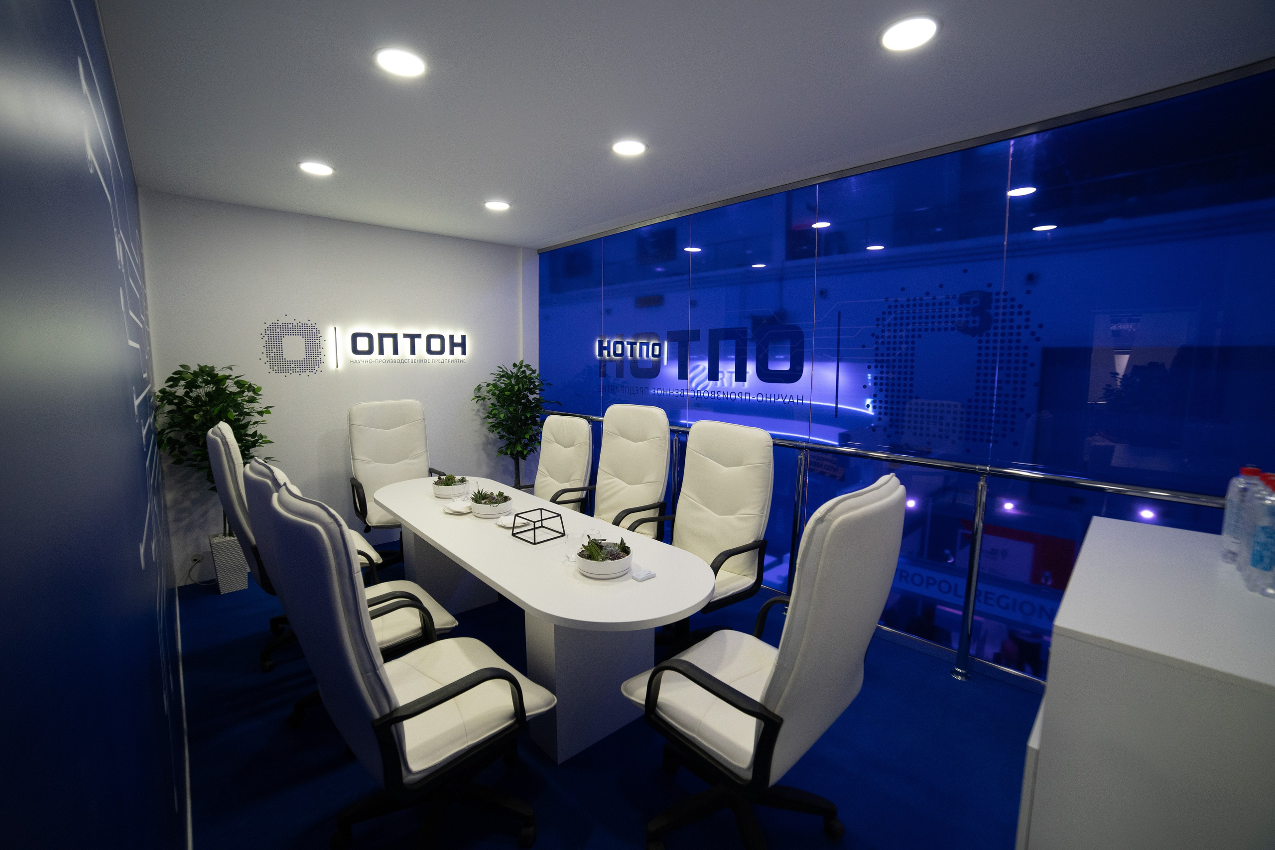 Выставочные стенды. Профессиональный портретный фотограф в Москве Владимир Глаголев