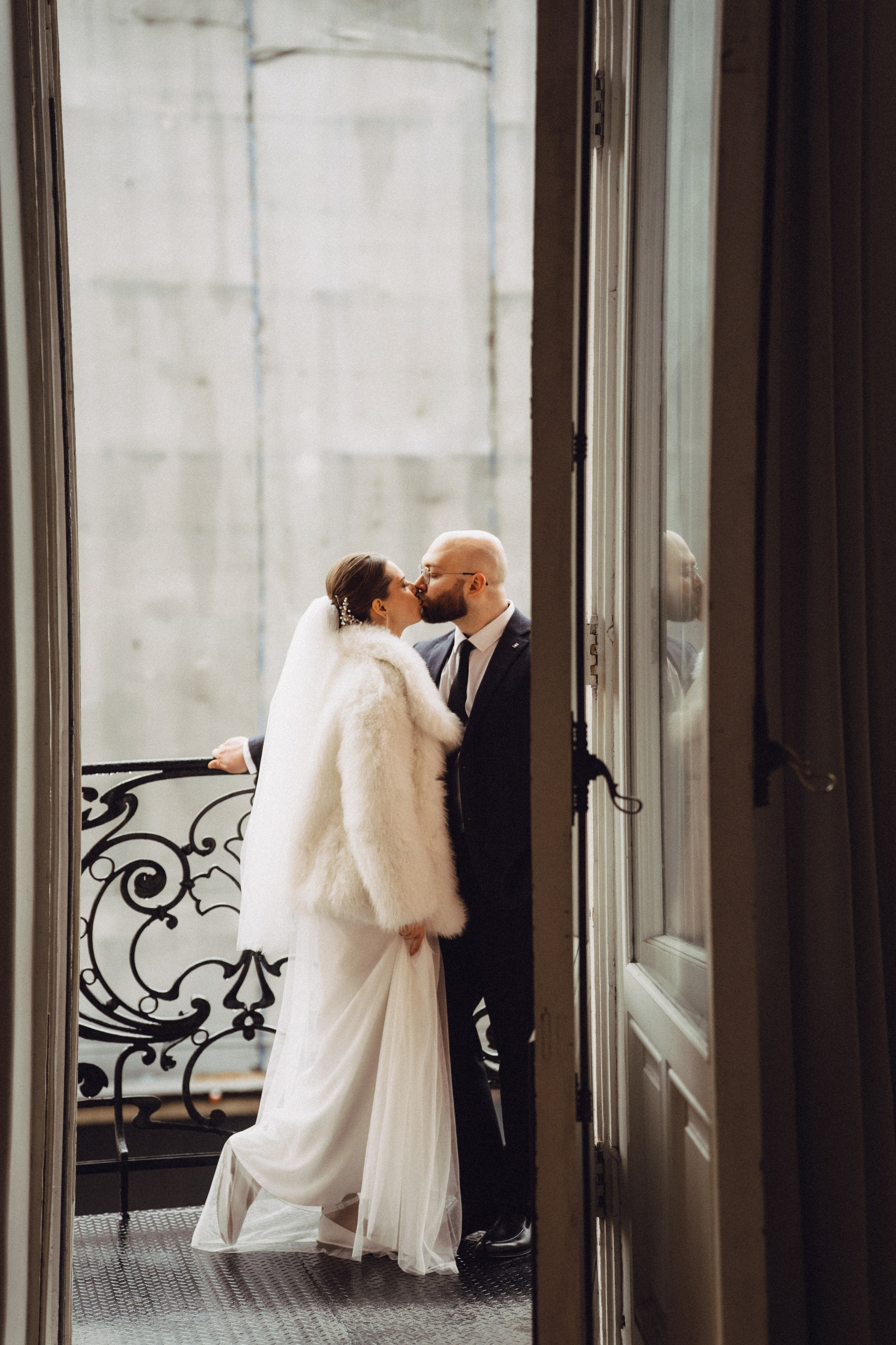 СВАДЕБНАЯ СЬЕМКА ВО ВТОРОМ ДВОРЦЕ (ДЕКАБРЬ) ТАКЖЕ СЬЕМКА В СТУДИИ НА ЧЕРНЫШЕВСКОЙ. Профессиональный фотограф, Санкт-Петербург — Виктория Богомолова