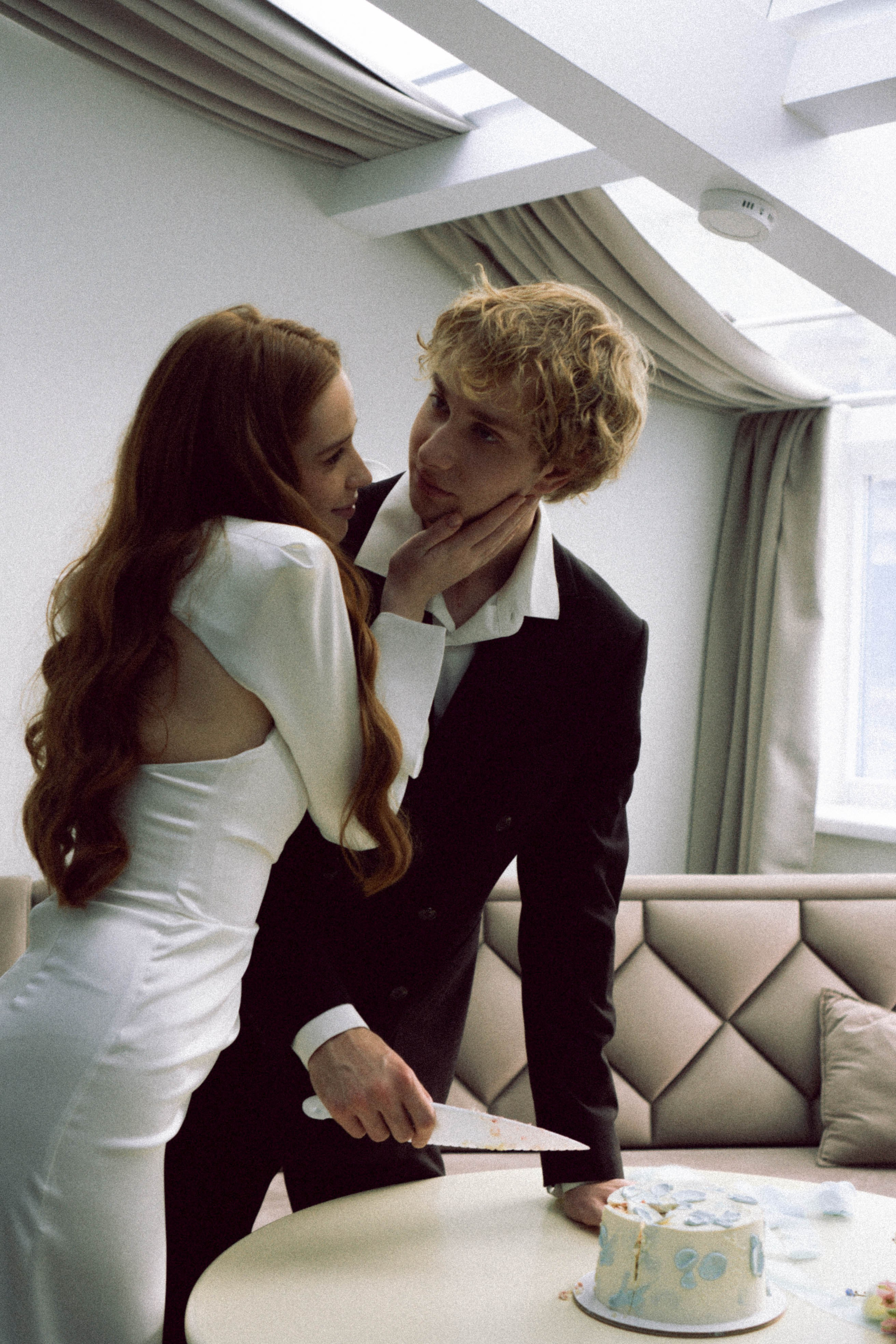 СВАДЕБНАЯ СЬЕМКА В ОТЕЛЕ. СБОРЫ ЖЕНИХА И НЕВЕСТЫ И ТАКЖЕ ТОР И ПОДГОТОВКА К ПРОГУЛКЕ. Профессиональный фотограф, Санкт-Петербург — Виктория Богомолова