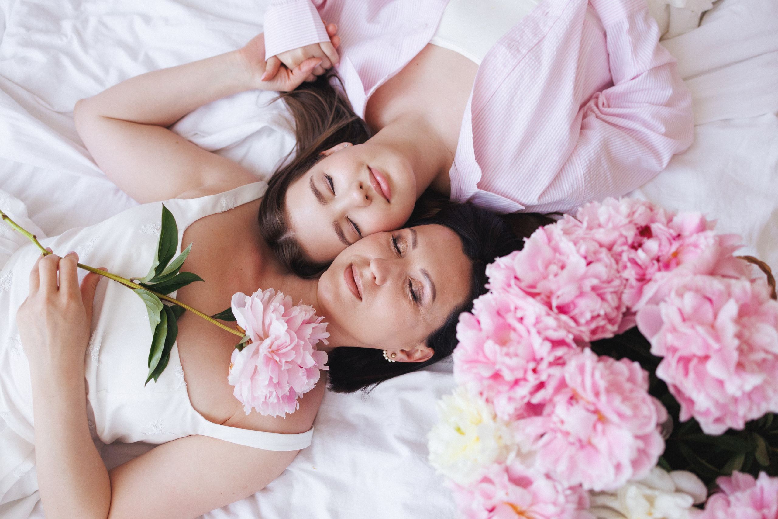 Фотосессия с живыми Пионами в фотостудии «Space JOBS». Семейный и детский фотограф в Краснодаре Анна Трашкова