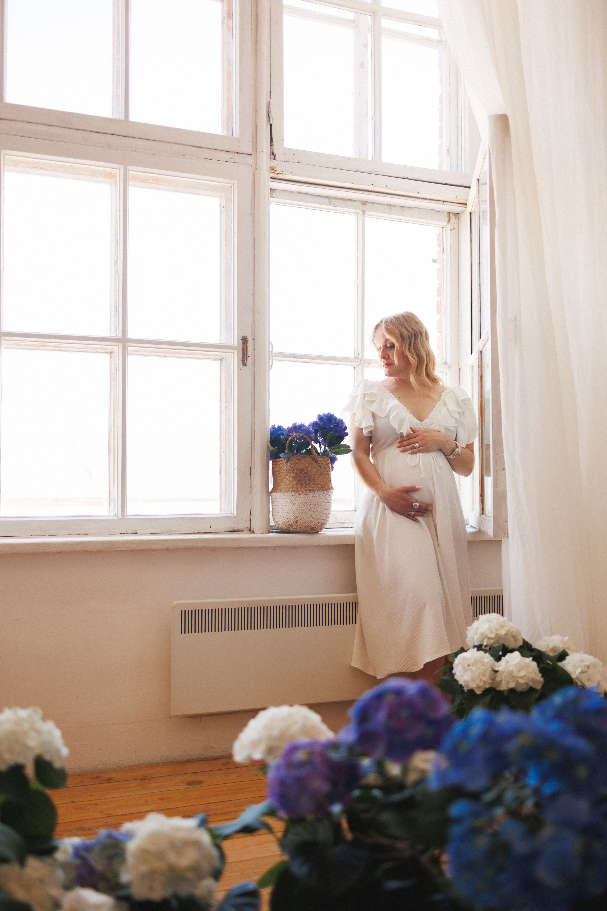 Фотосессия с живыми цветами Гортензии в фотостудии Space JOBS, город Краснодар. Семейный и детский фотограф в Краснодаре Анна Трашкова