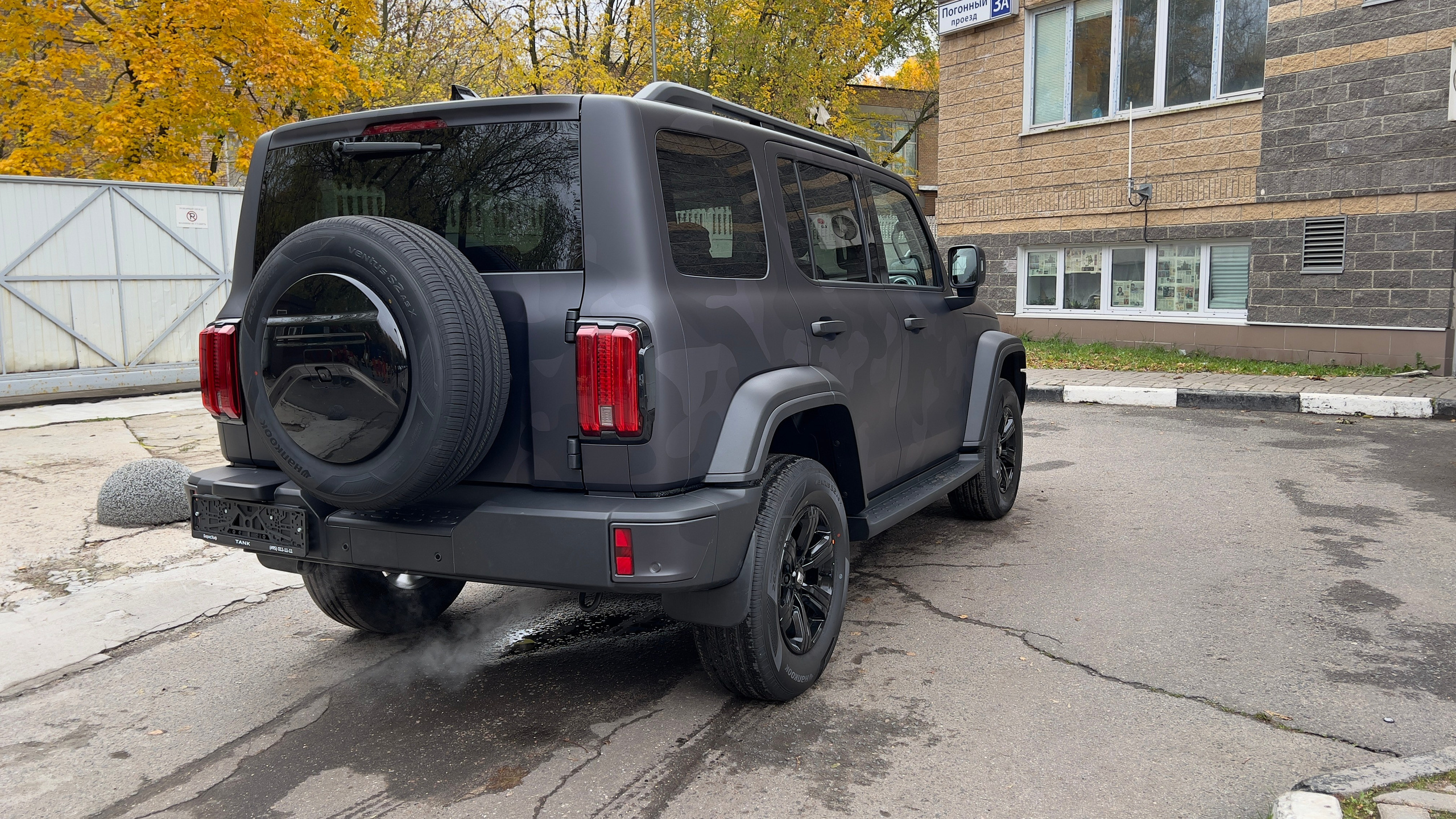 Винилография на Tank 300. Студия дизайна и оклейки авто Barmaley Design