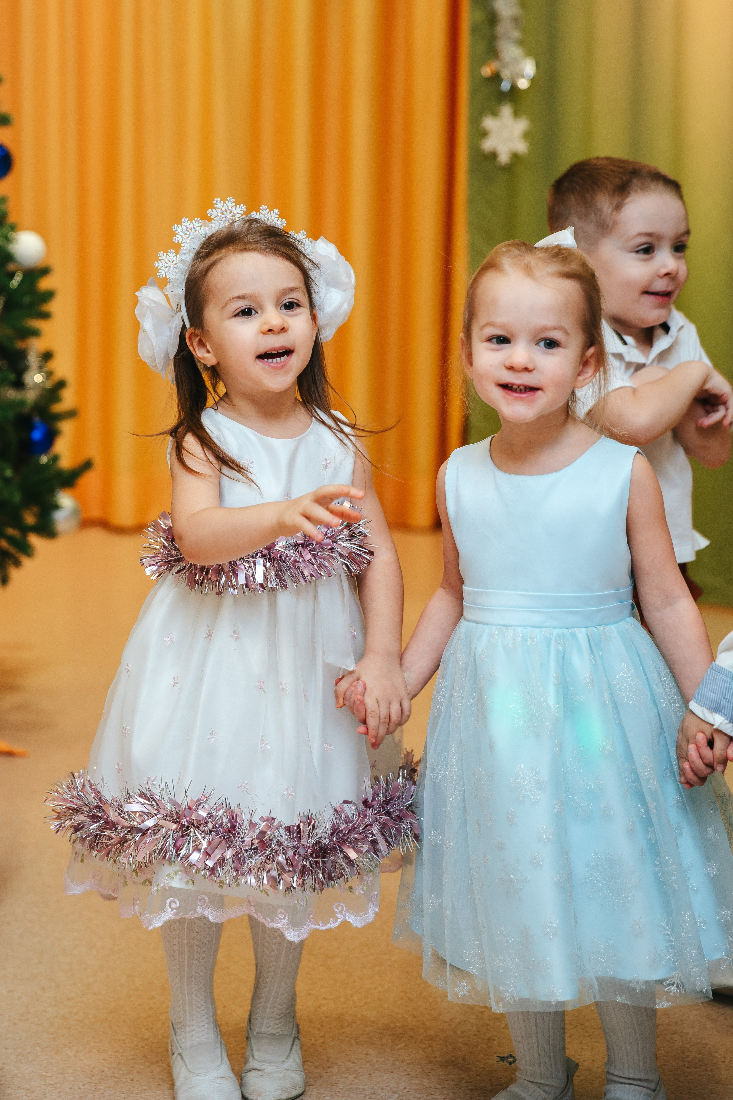 Новогодний утренник в младшей группе. Семейный lifestyle фотограф в Санкт-Петербурге Людмила Пахомова