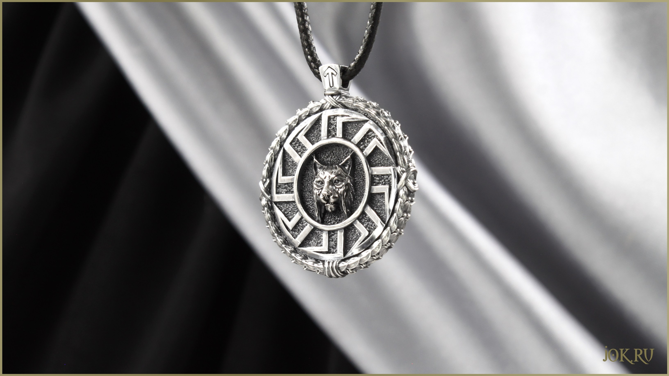 Именные подвески на заказ. Изготовление кулонов по эскизу с символикой, именем, руной, знаком зодиака. Команда мастеров Joker-studio создаст для вас то самое украшение о котором мечтали 