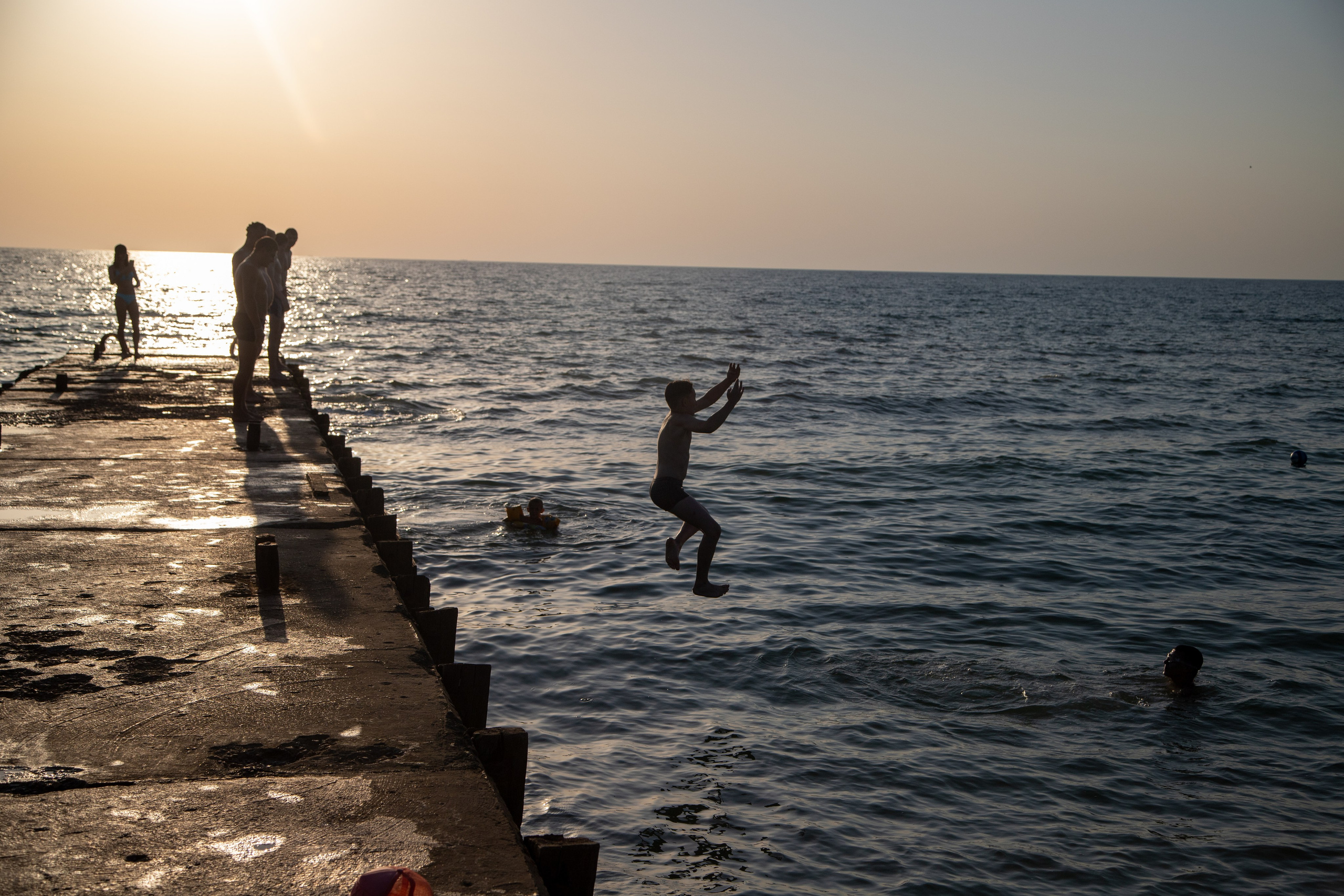 Фотографии природы Крыма из 2021 года. Море, холмы, закаты. Фотограф видеограф широкого профиля Денис Захаров