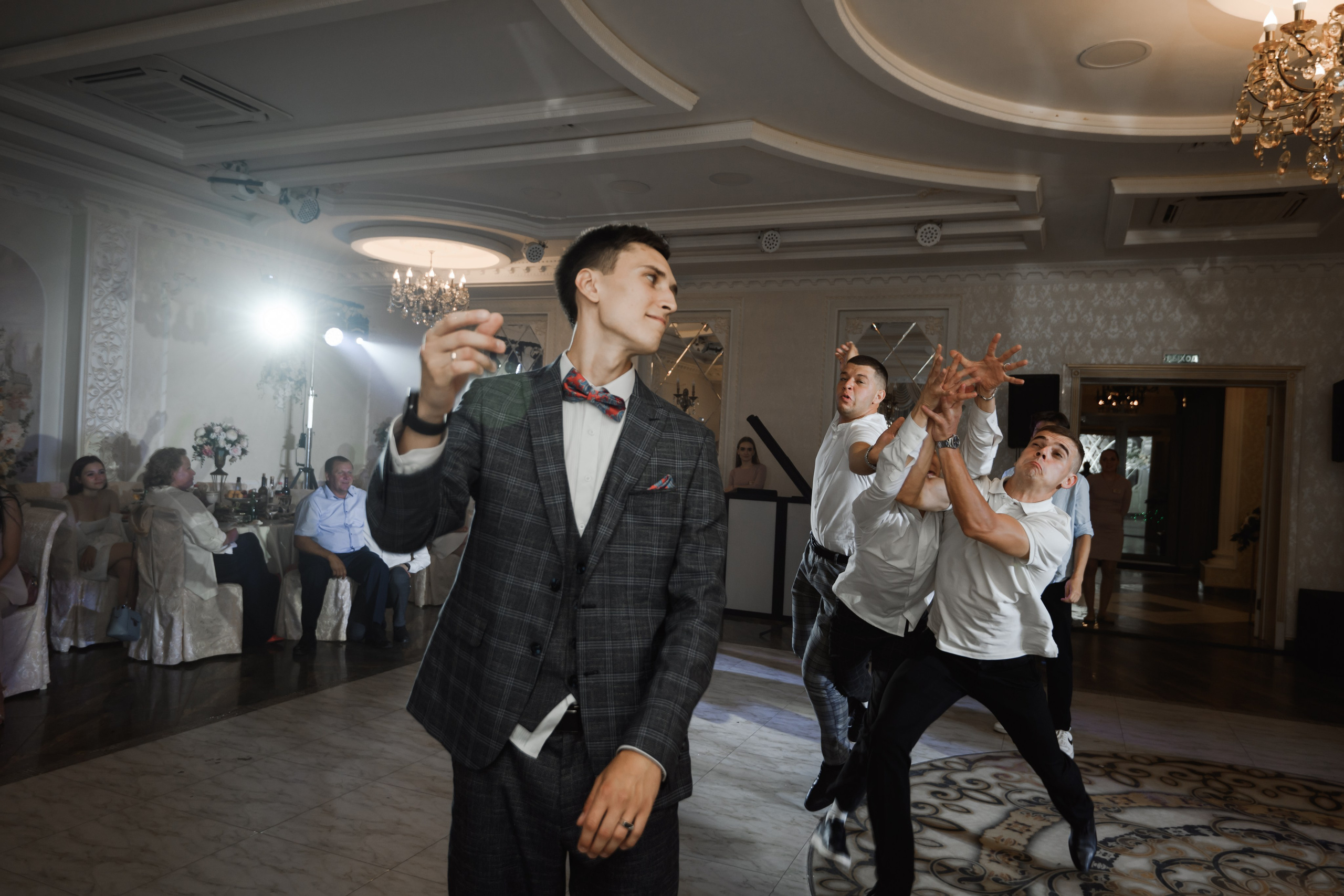 B & A. Свадебный фотограф в г. Астрахань. Так же выезжаю в другие города