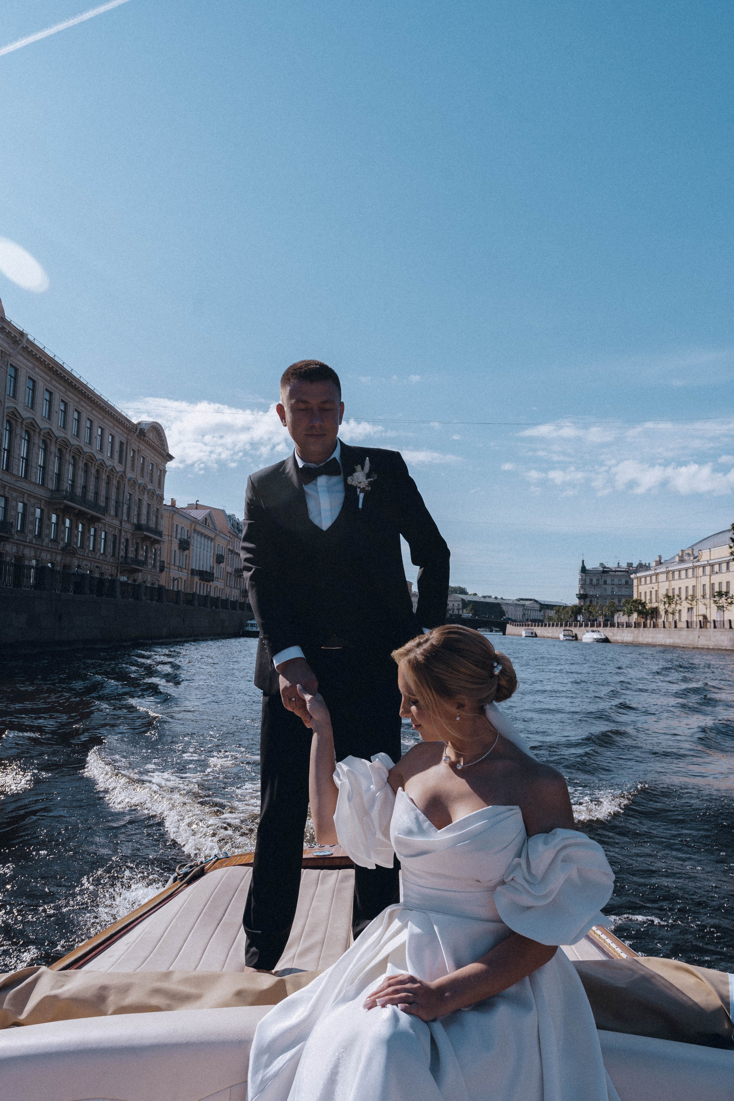 СВАДЕНБНАЯ СЬЕМКА НА КАТЕРЕ ПО КАНАЛАМ САНКТ-ПЕТЕРБУРГА И В АКВАТОРИИ НЕВЫ. Профессиональный фотограф, Санкт-Петербург — Виктория Богомолова