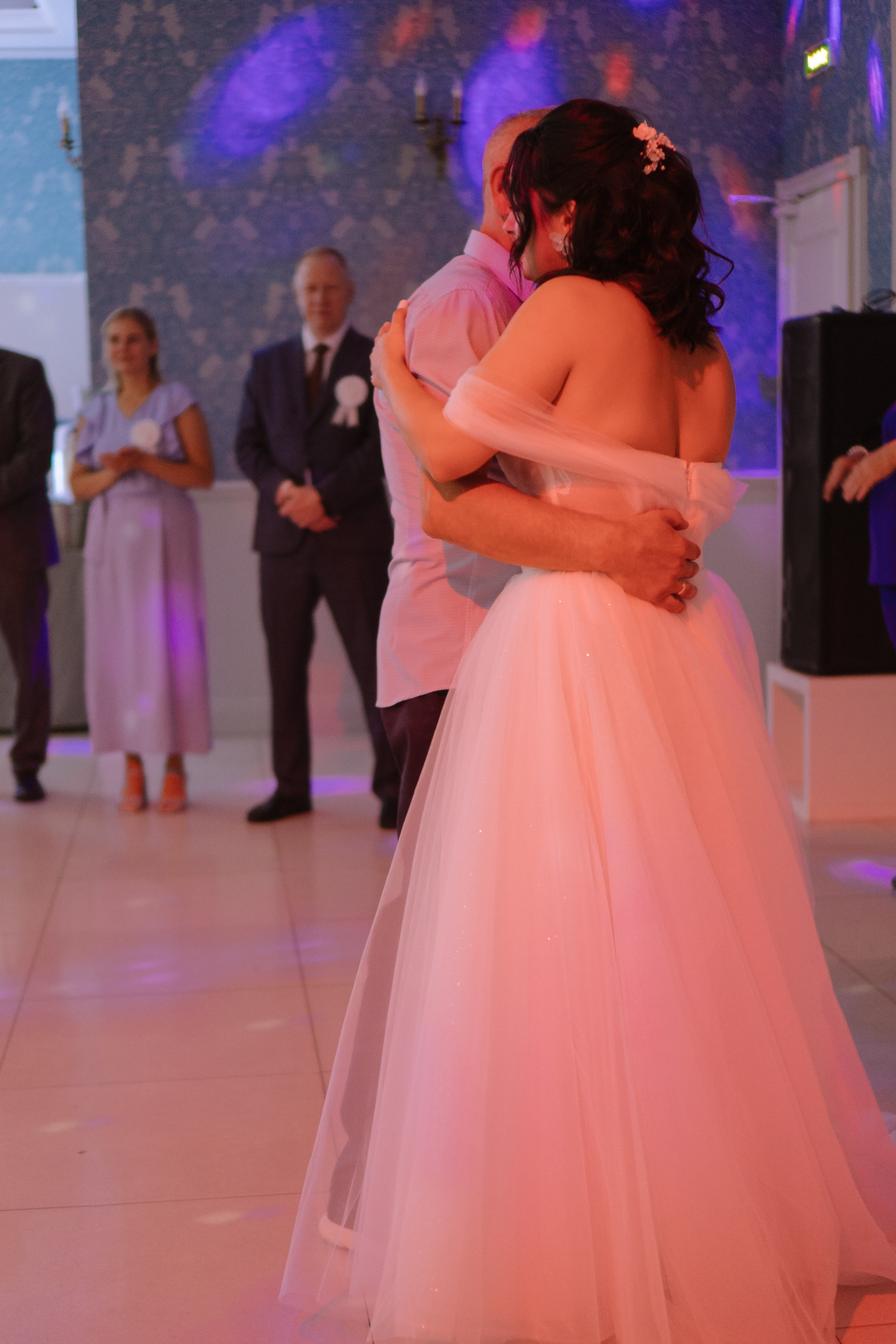 ТАНЕЦ ОТЦА И ДОЧЕРИ НА БАНКЕТЕ (СВАДЕБНАЯ ФОТОСЕСИИЯ БАНКЕТА). Профессиональный фотограф, Санкт-Петербург — Виктория Богомолова