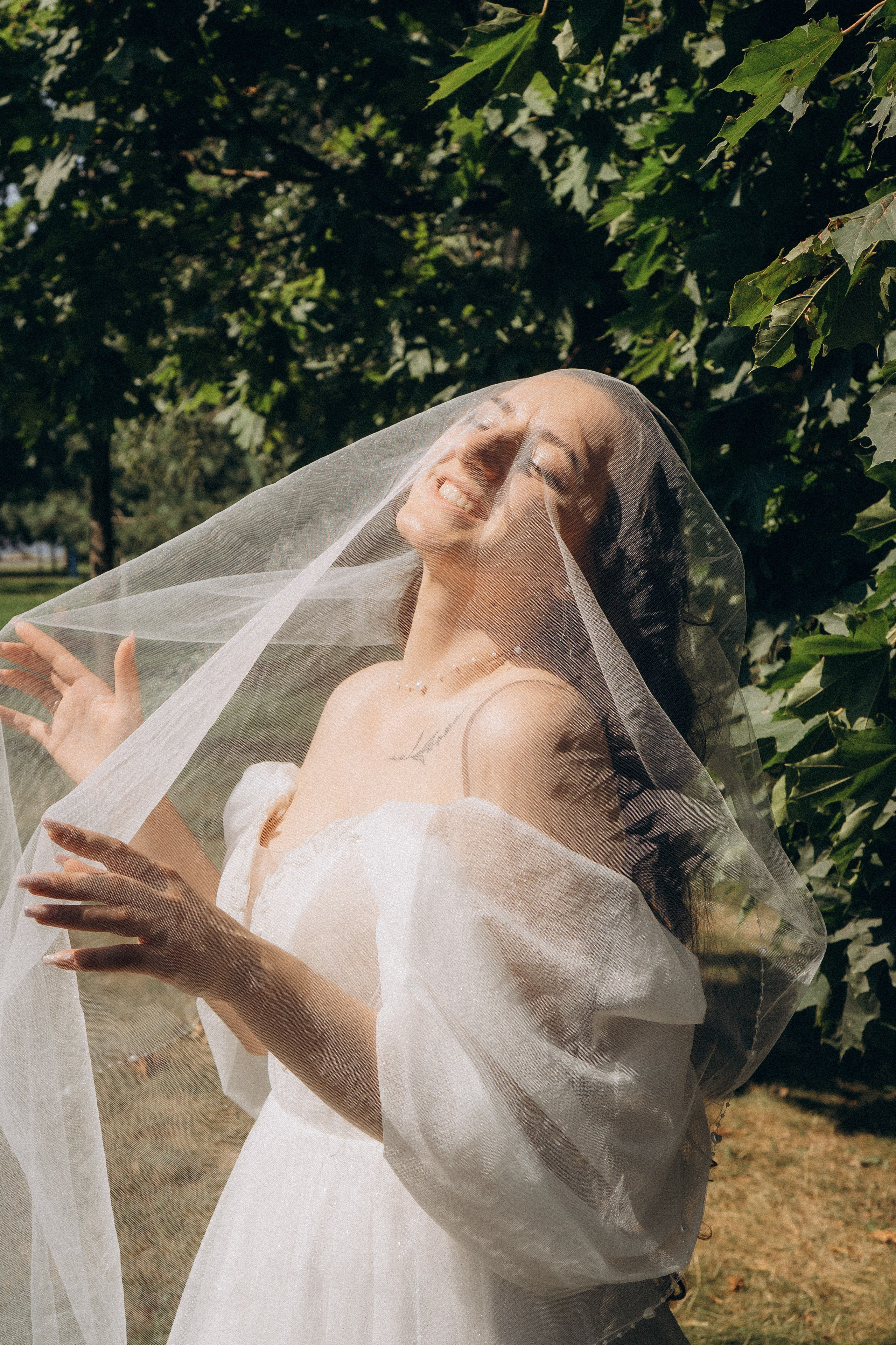 СВАДЕБНАЯ СЬЕМК В ПАРКЕ 300-ЛЕТИЯ. Профессиональный фотограф, Санкт-Петербург — Виктория Богомолова