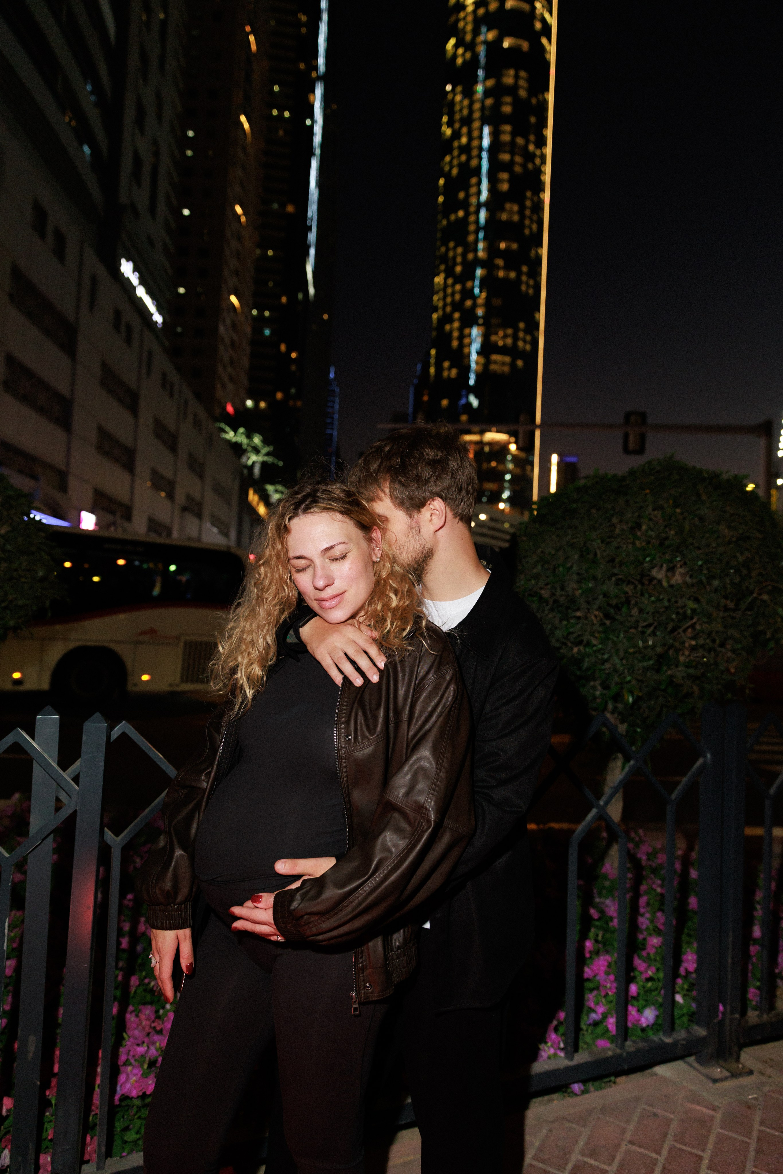 Street Style pregnancy. Валерия Солнцева свадебный и семейный фотограф