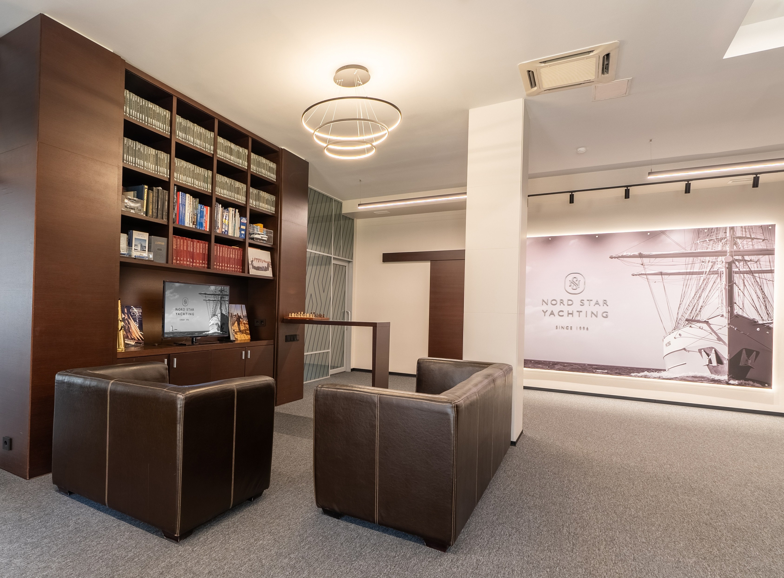 Офис Nord Star Yachting. Яхтенный фотограф в Санкт-Петербурге Алексей Глухов